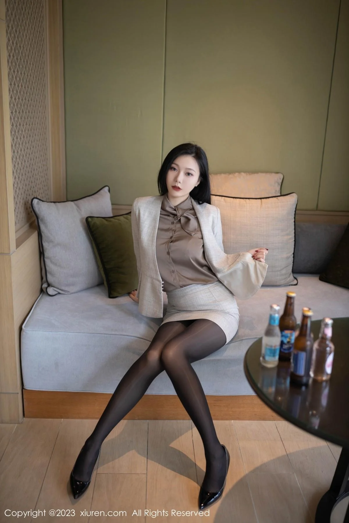 安然anran灰色职业Ol装露红色蕾丝内衣秀曼妙身姿绝美写真 第 6 张