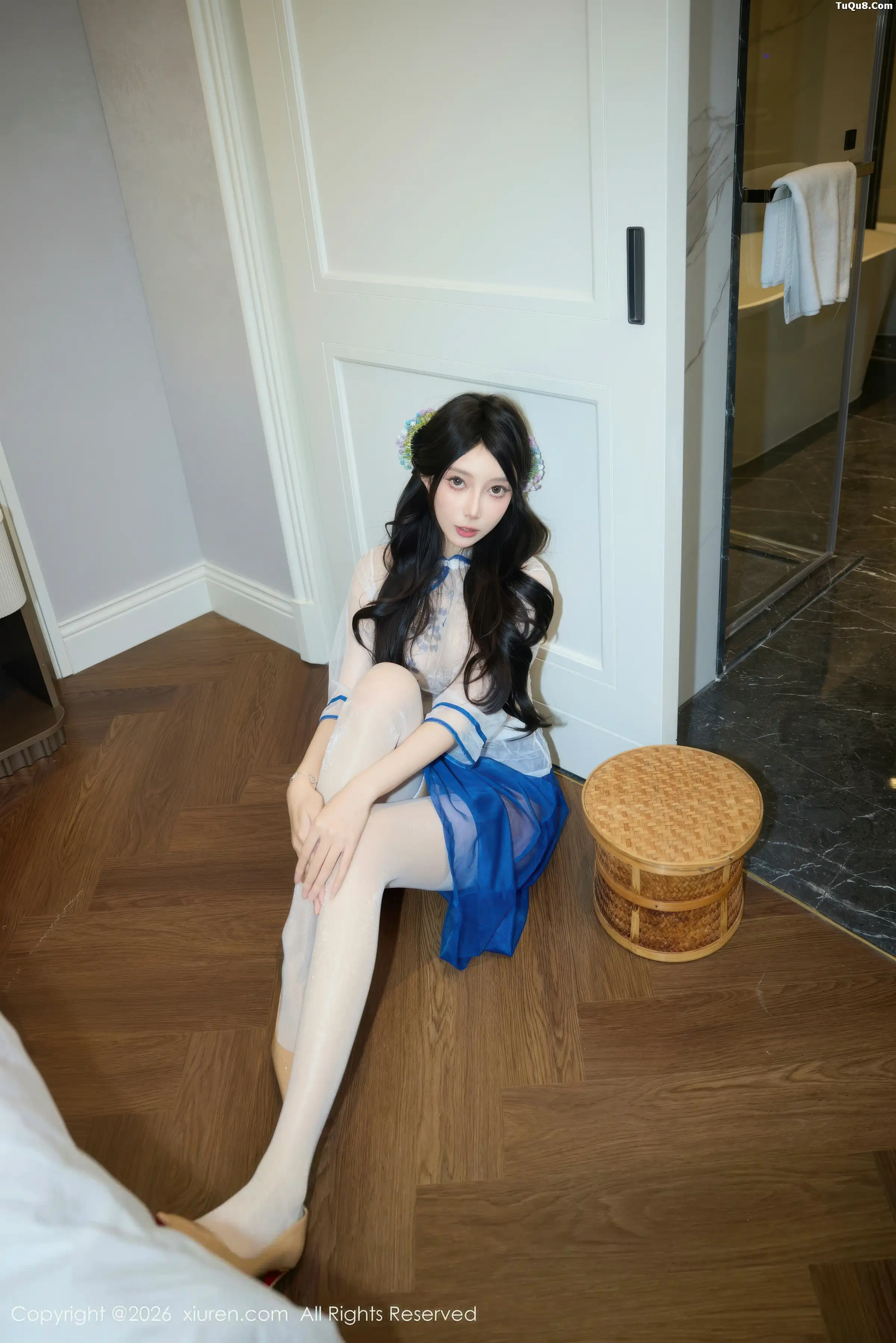玥儿玥er性感浅色连衣裙配白丝吊袜秀曼妙身材迷人绝美写真 第 16 张