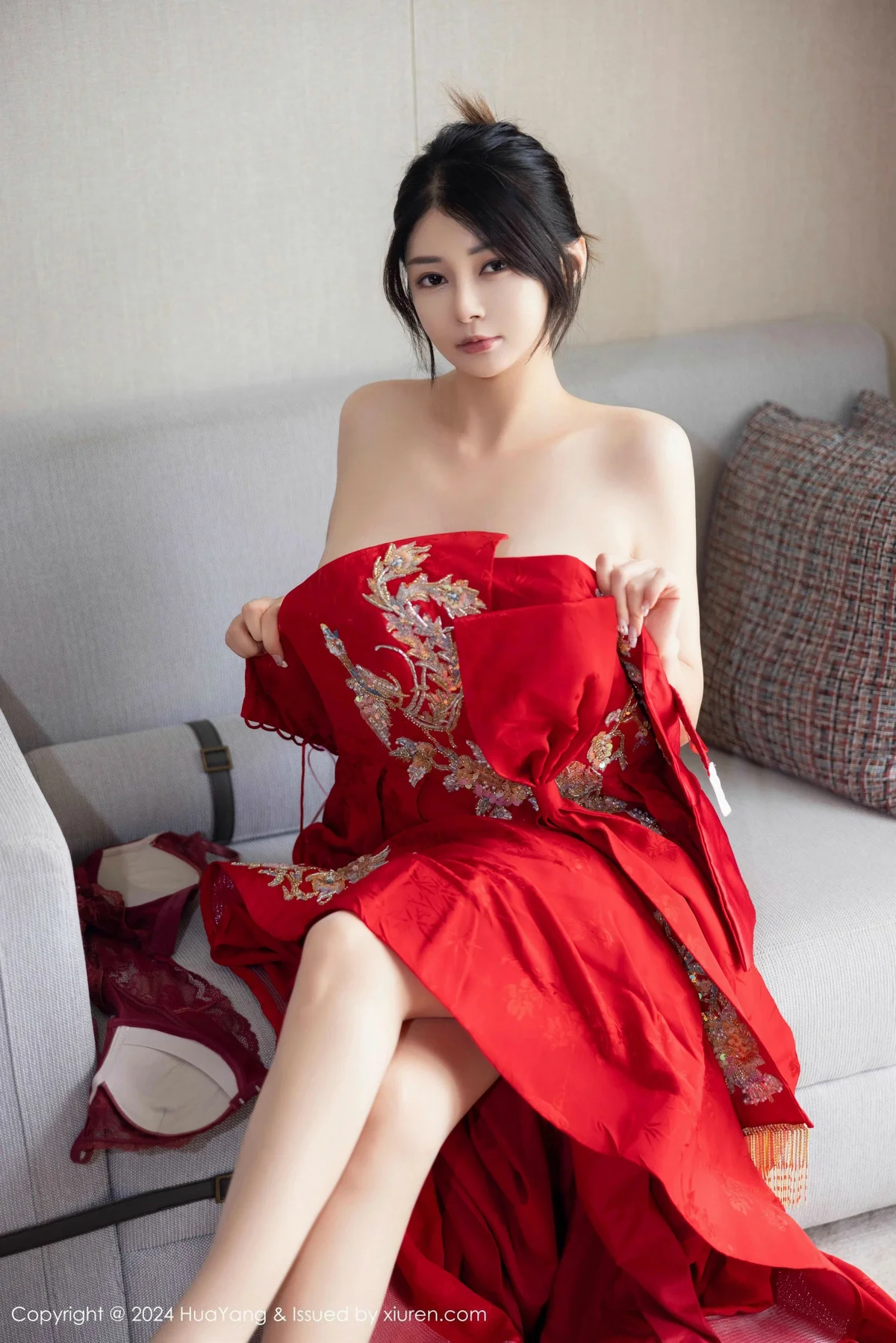 凯竹Quinn性感红色长裙露紫红内衣秀丰腴身姿完美绝美写真 第 21 张