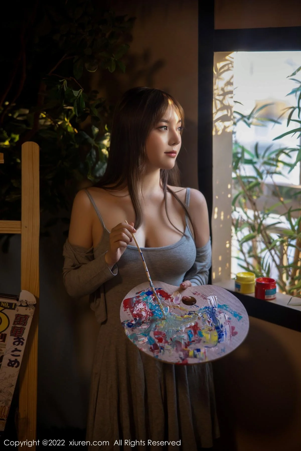 豆瓣酱绘画主题灰色低胸吊带裙配肉丝秀丰满身材绝美写真 第 31 张