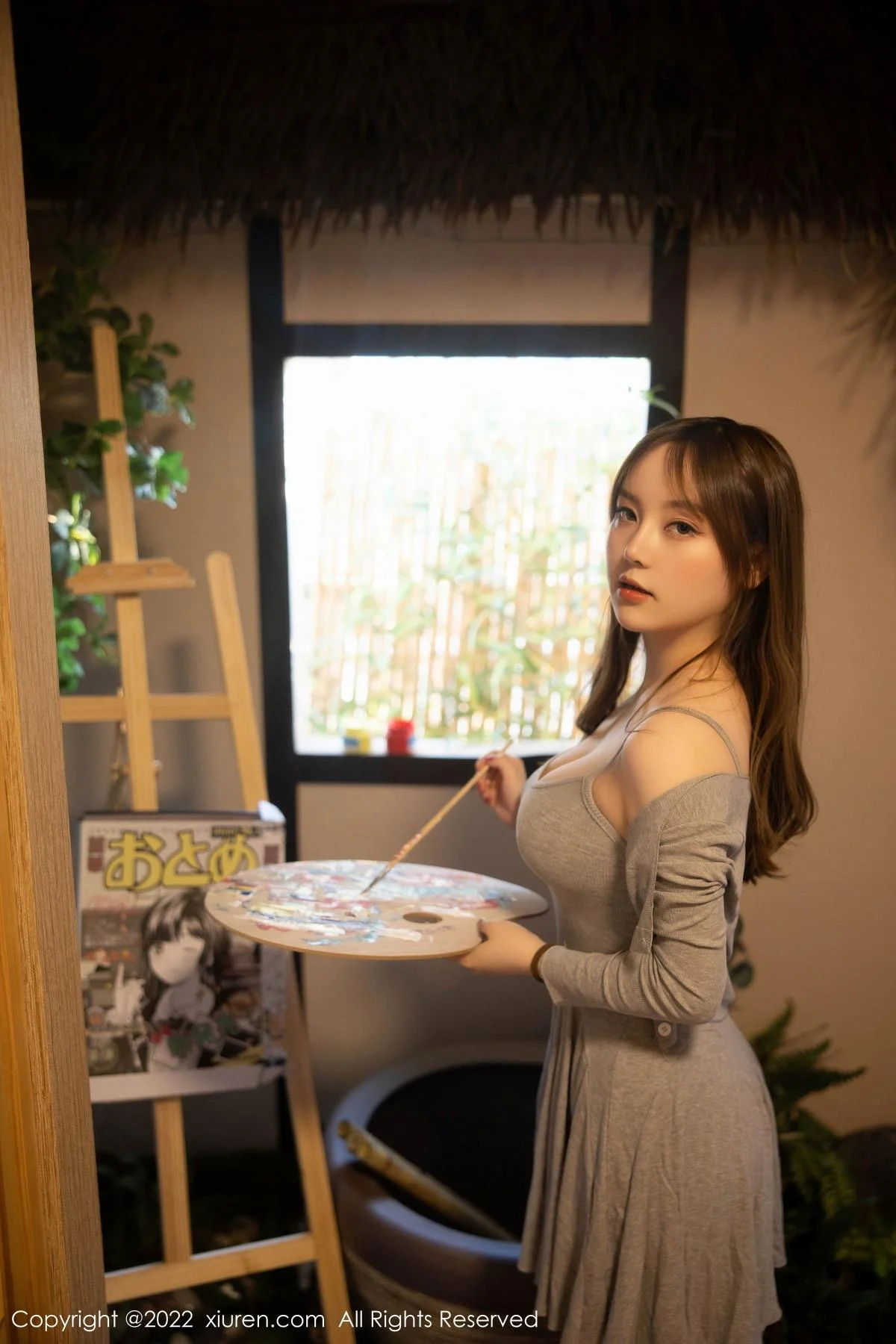 豆瓣酱绘画主题灰色低胸吊带裙配肉丝秀丰满身材绝美写真 第 9 张