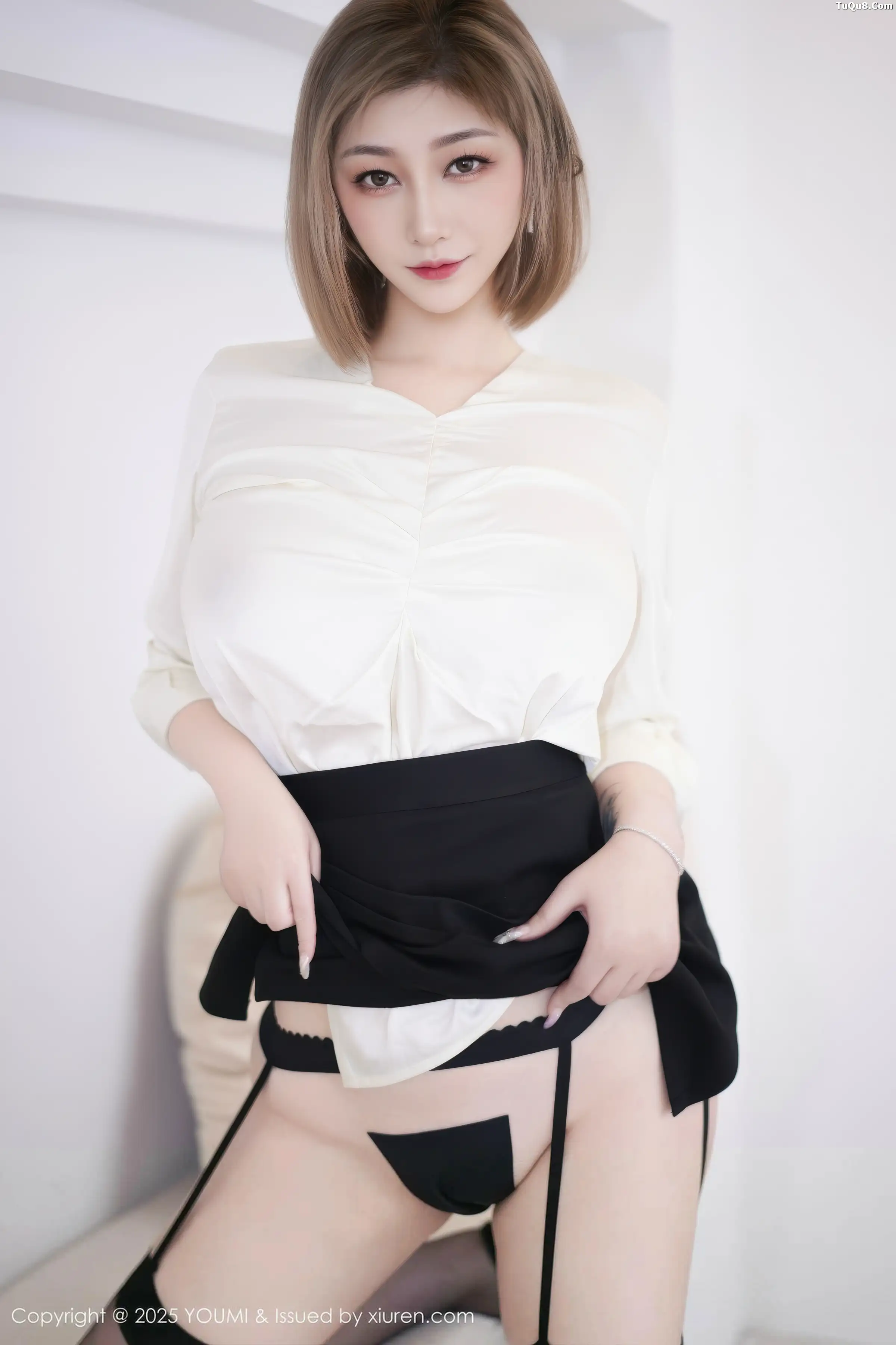 妲己_Toxic性感白衬衫配黑短裙露黑丝吊袜秀丰满身材绝美写真 第 49 张