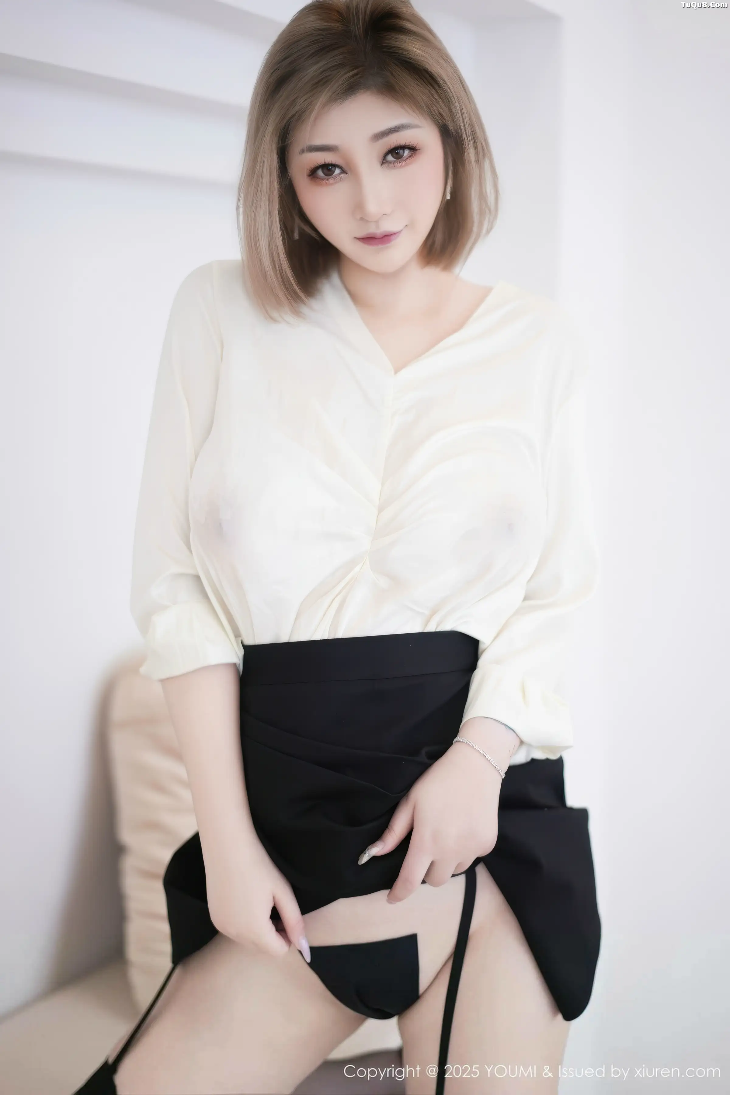 妲己_Toxic性感白衬衫配黑短裙露黑丝吊袜秀丰满身材绝美写真 第 55 张