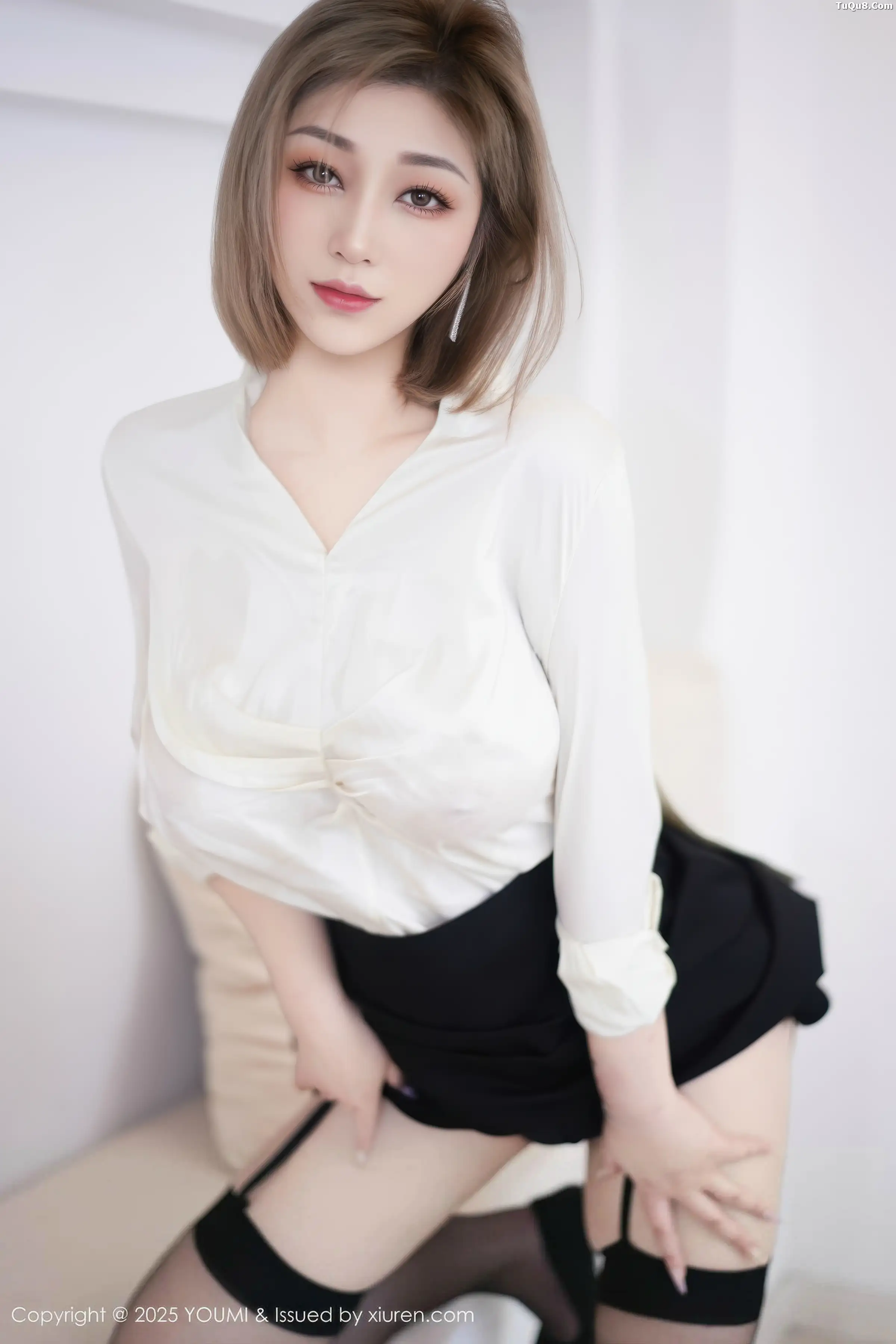妲己_Toxic性感白衬衫配黑短裙露黑丝吊袜秀丰满身材绝美写真 第 64 张