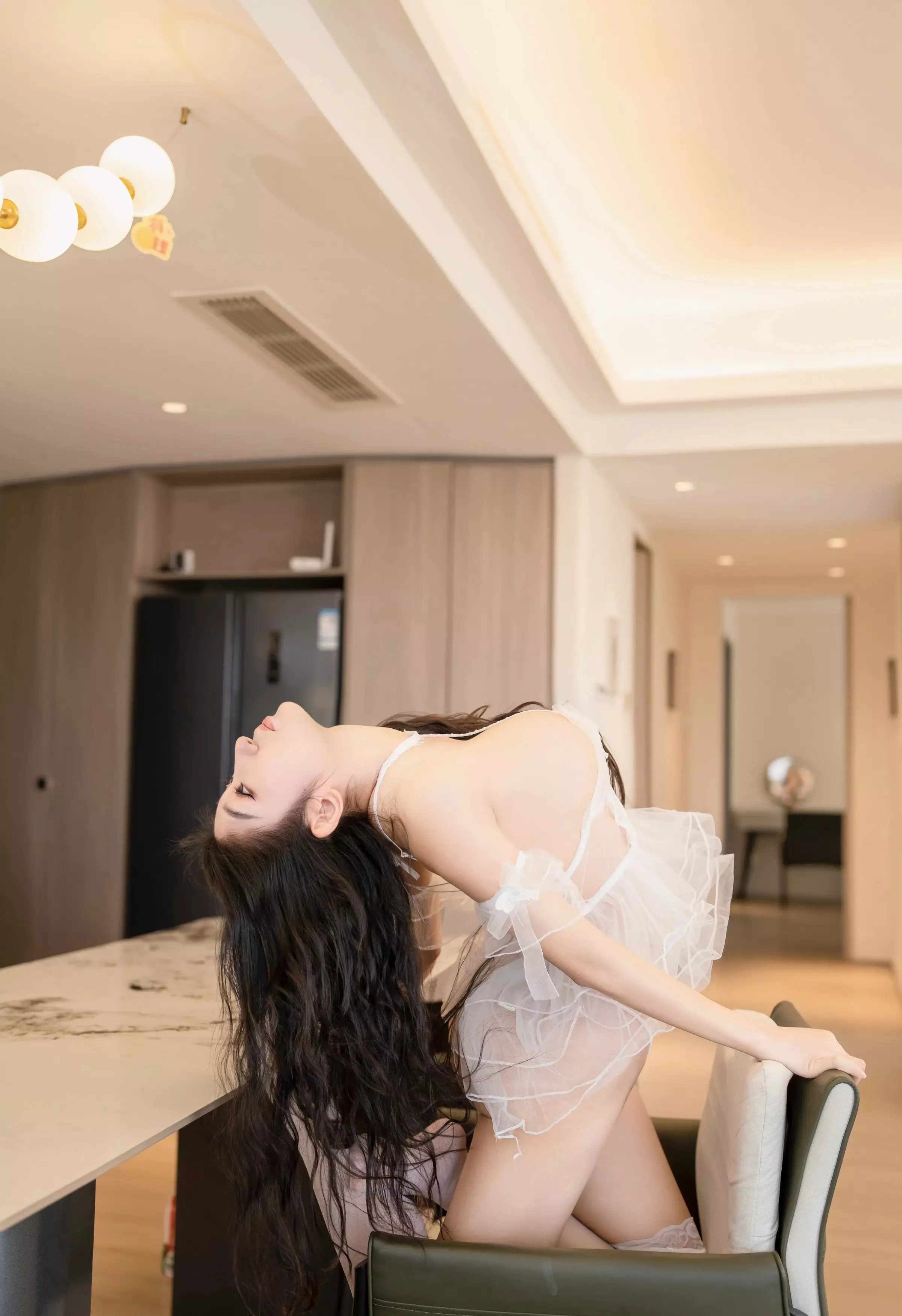 星冉性感白色薄纱情趣服饰配白色丝袜秀曼妙身姿绝美写真 第 100 张
