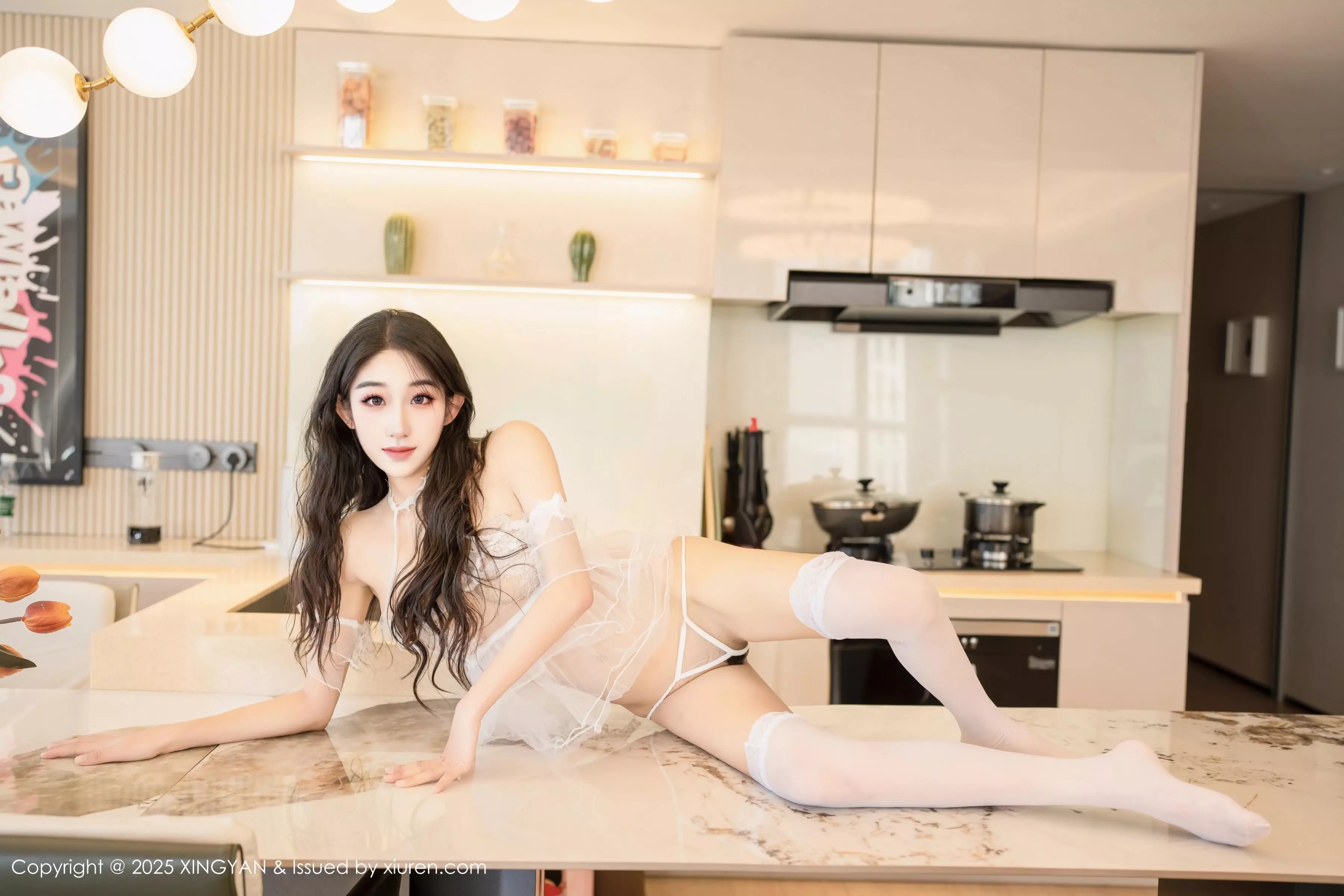 星冉性感白色薄纱情趣服饰配白色丝袜秀曼妙身姿绝美写真 第 49 张