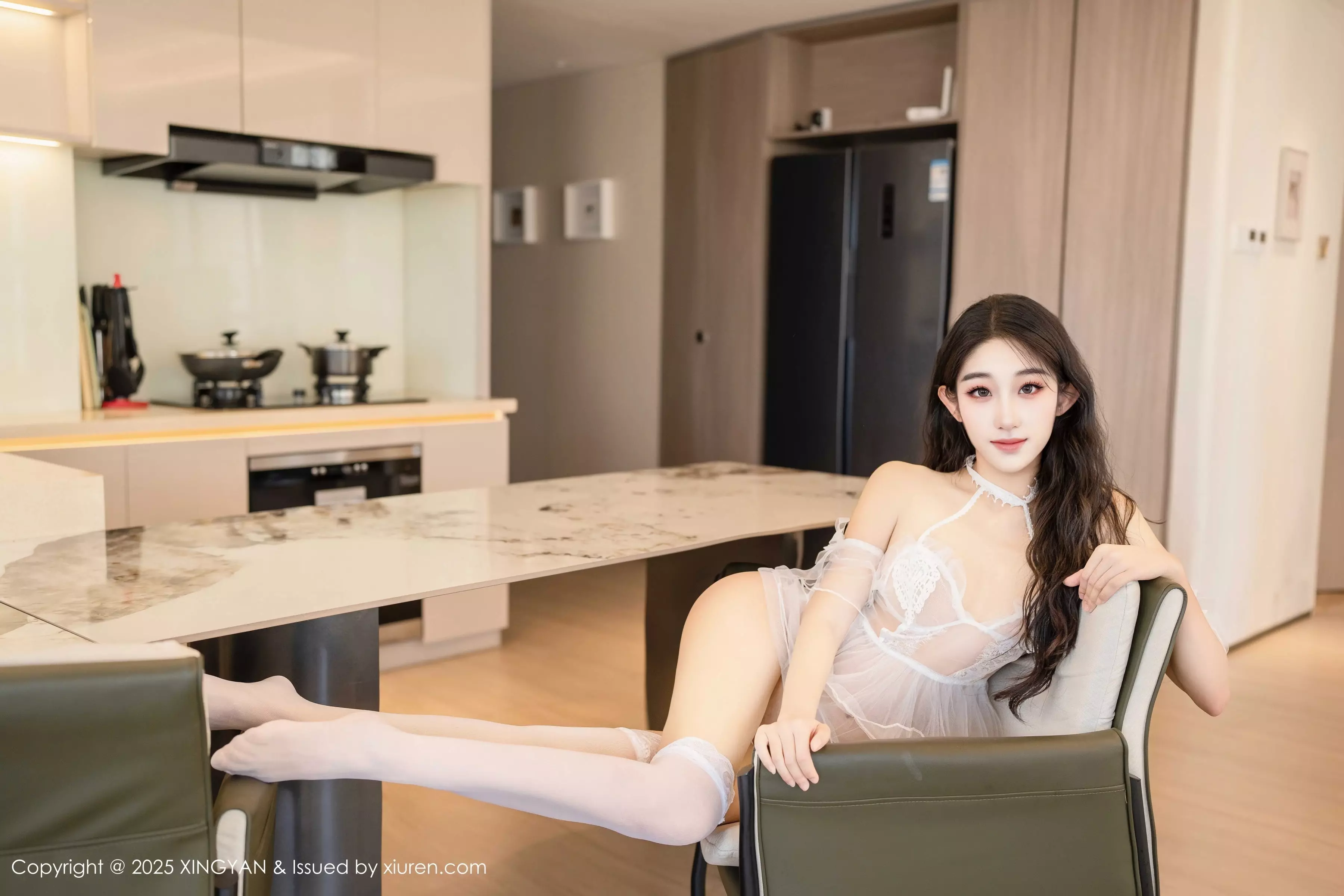 星冉性感白色薄纱情趣服饰配白色丝袜秀曼妙身姿绝美写真 第 74 张