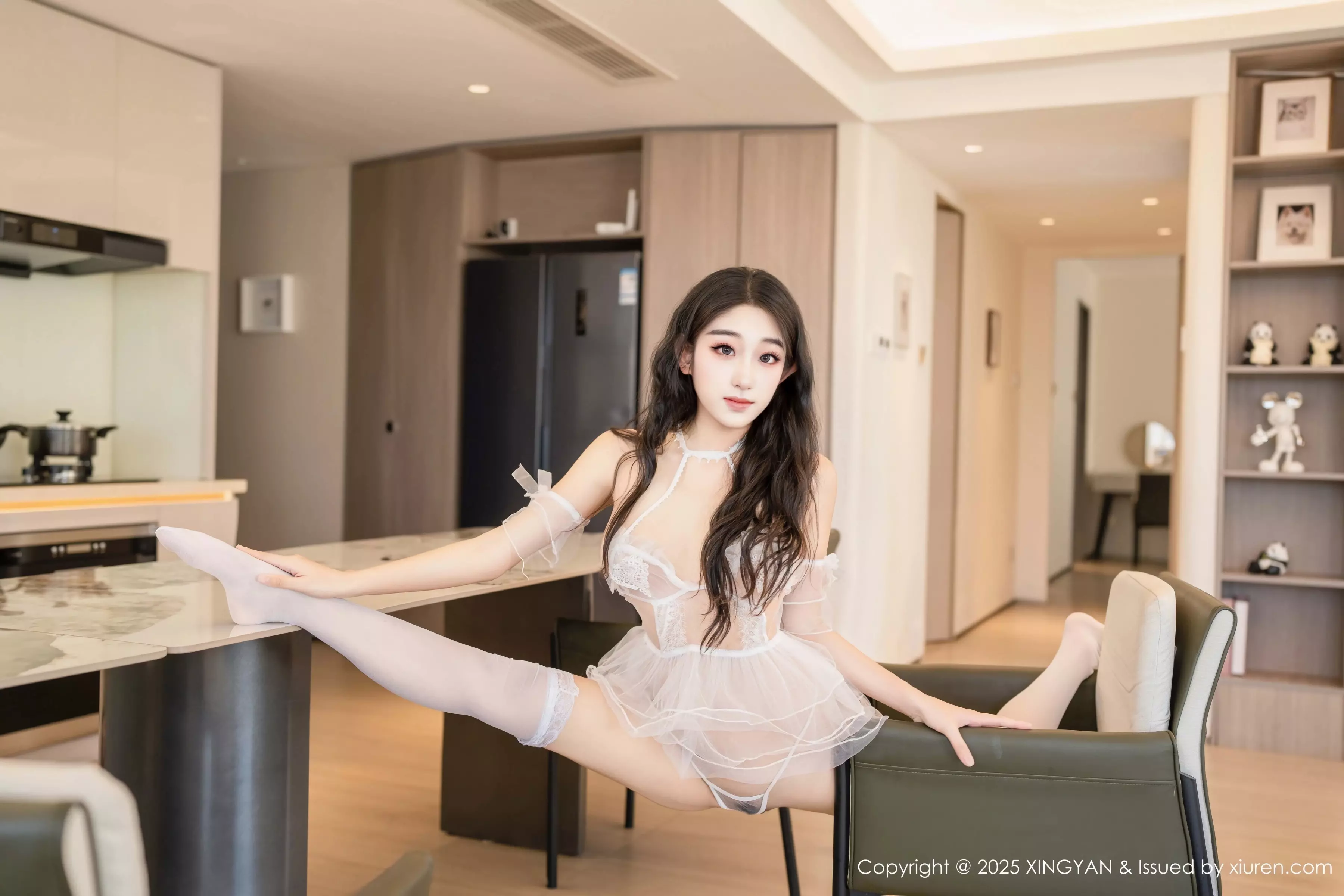 星冉性感白色薄纱情趣服饰配白色丝袜秀曼妙身姿绝美写真 第 90 张