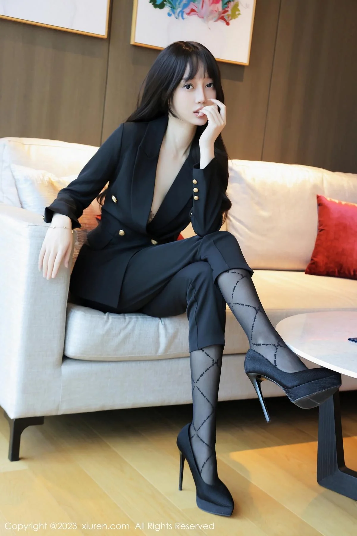 玥儿玥er性感薄纱暖灰内衣配黑丝裤袜秀曼妙身姿绝美写真 第 11 张