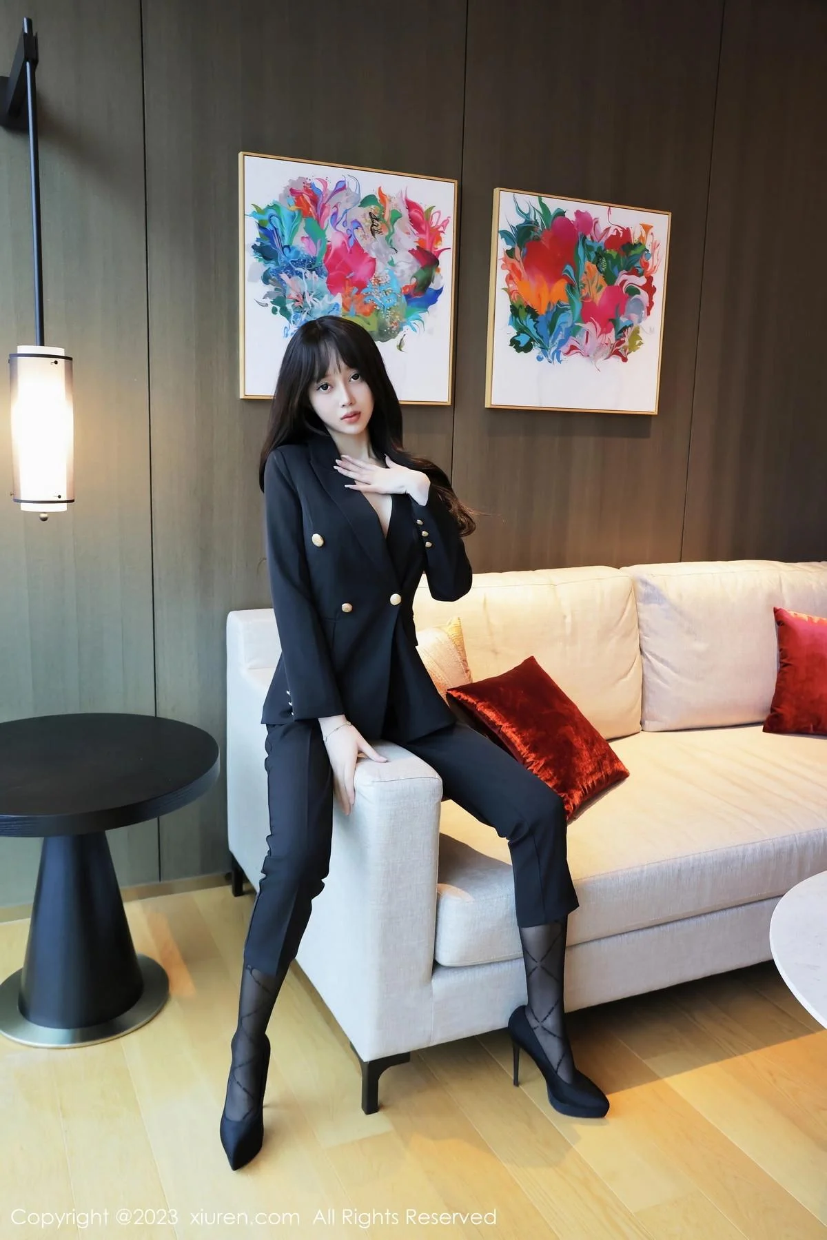 玥儿玥er性感薄纱暖灰内衣配黑丝裤袜秀曼妙身姿绝美写真 第 8 张
