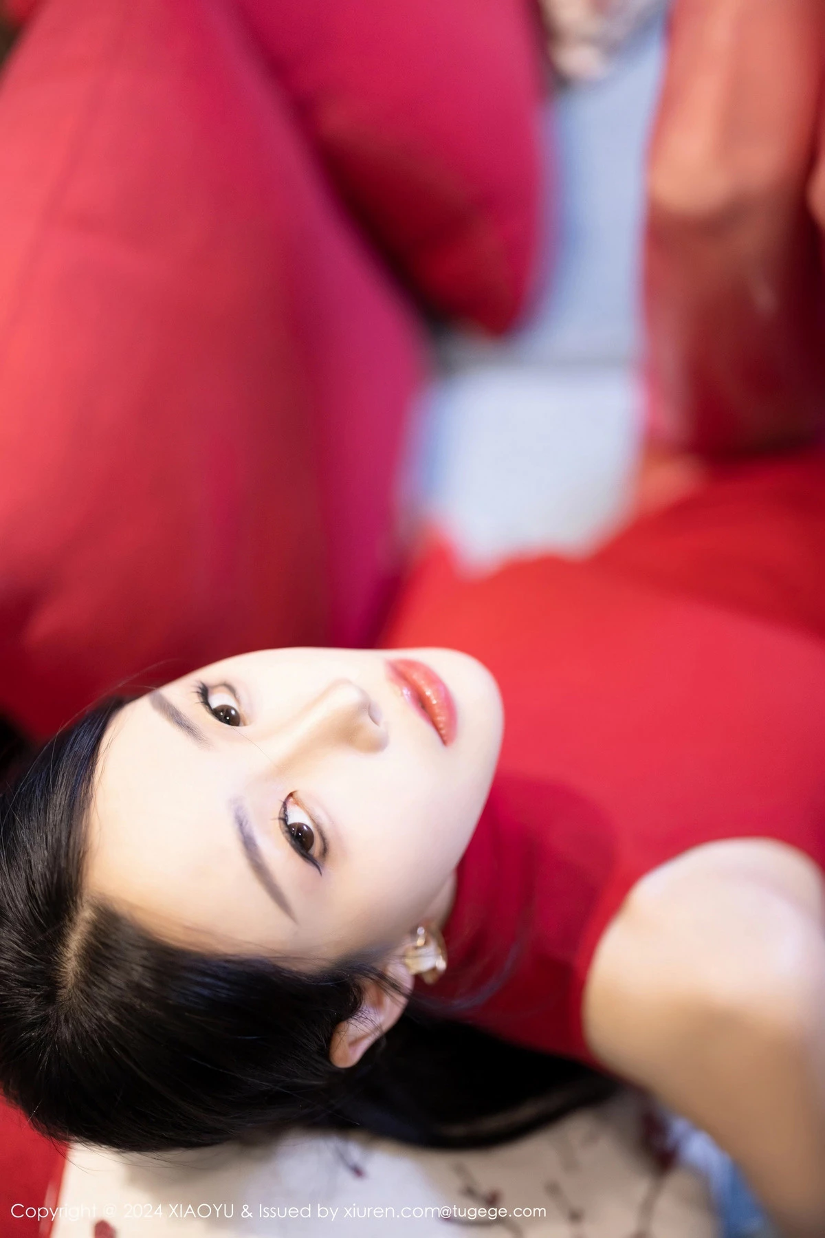 苏苏阿性感红色连衣短裙配闪亮红丝吊袜秀曼妙身姿迷人写真 第 118 张
