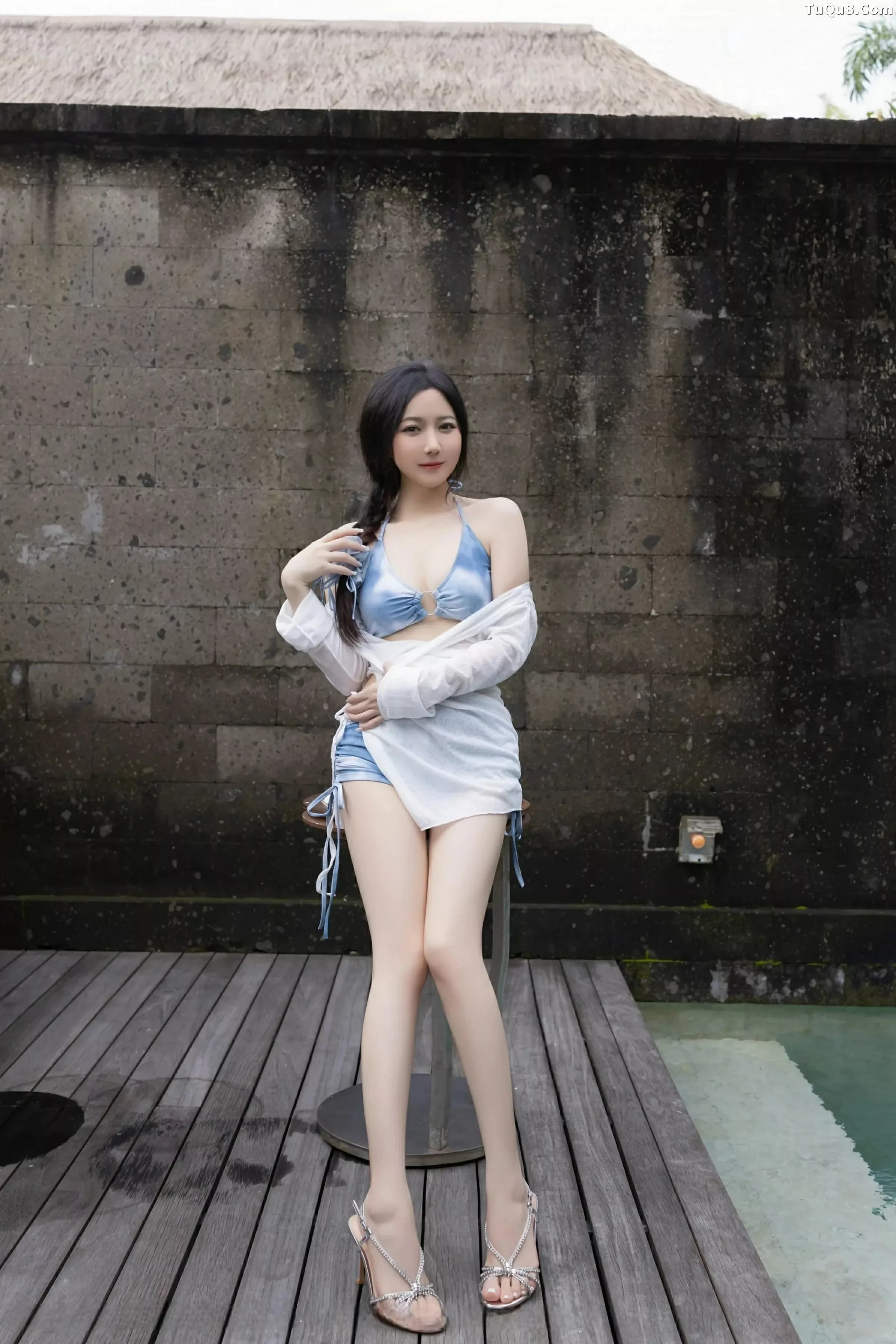 鱼子酱Fish白色轻透服饰露蓝色比基尼秀曼妙身姿绝美写真 第 17 张