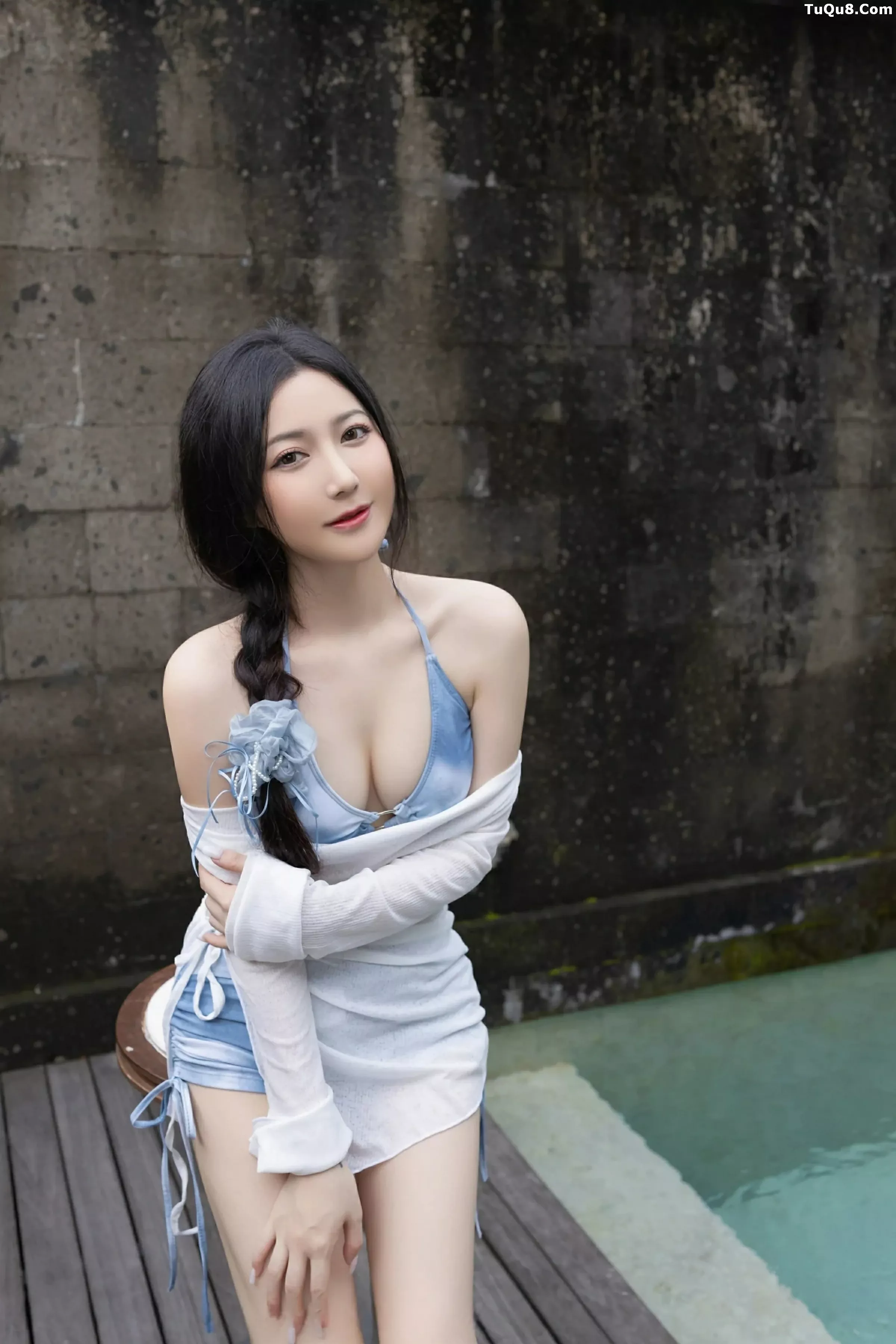 鱼子酱Fish白色轻透服饰露蓝色比基尼秀曼妙身姿绝美写真 第 20 张