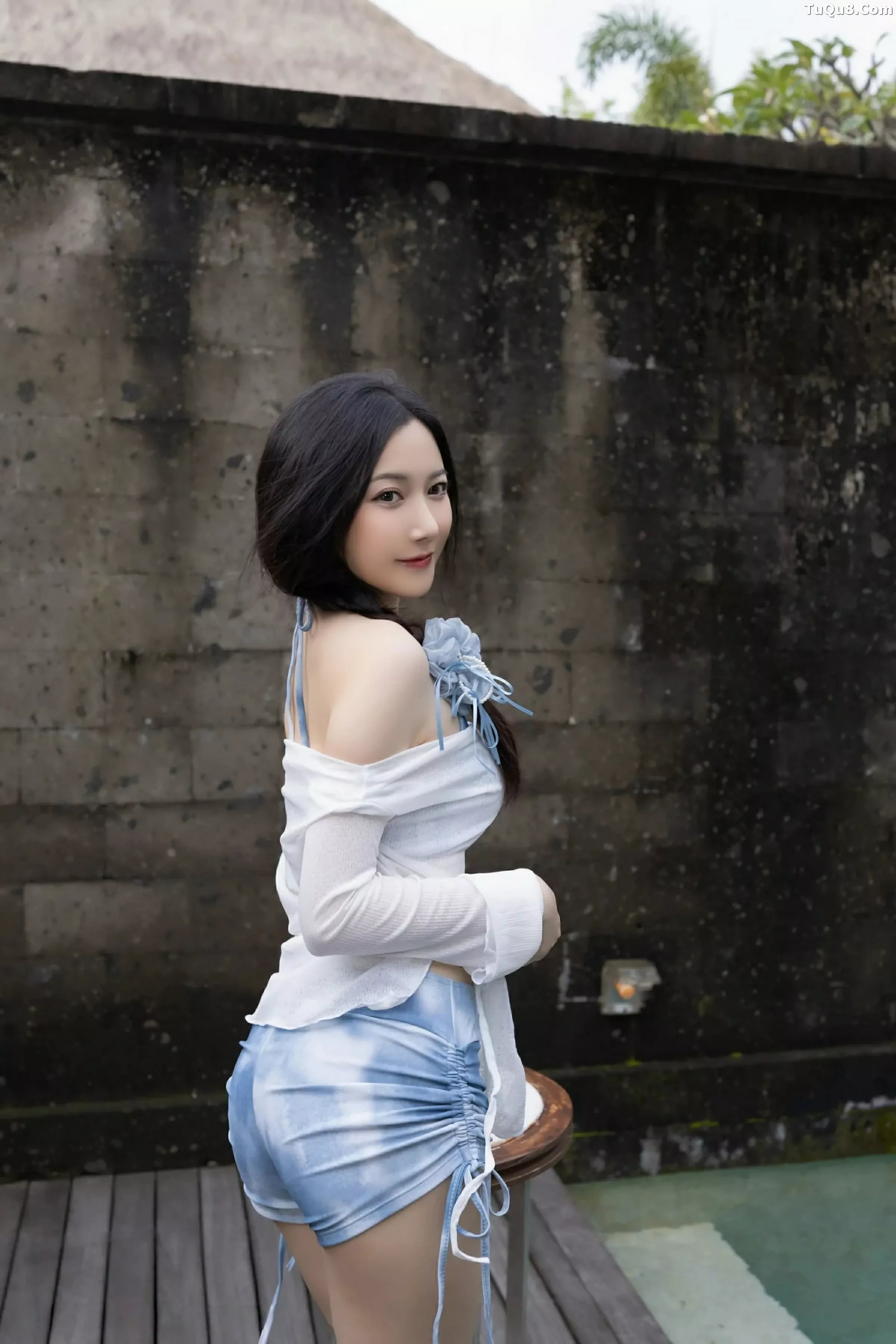 鱼子酱Fish白色轻透服饰露蓝色比基尼秀曼妙身姿绝美写真 第 22 张