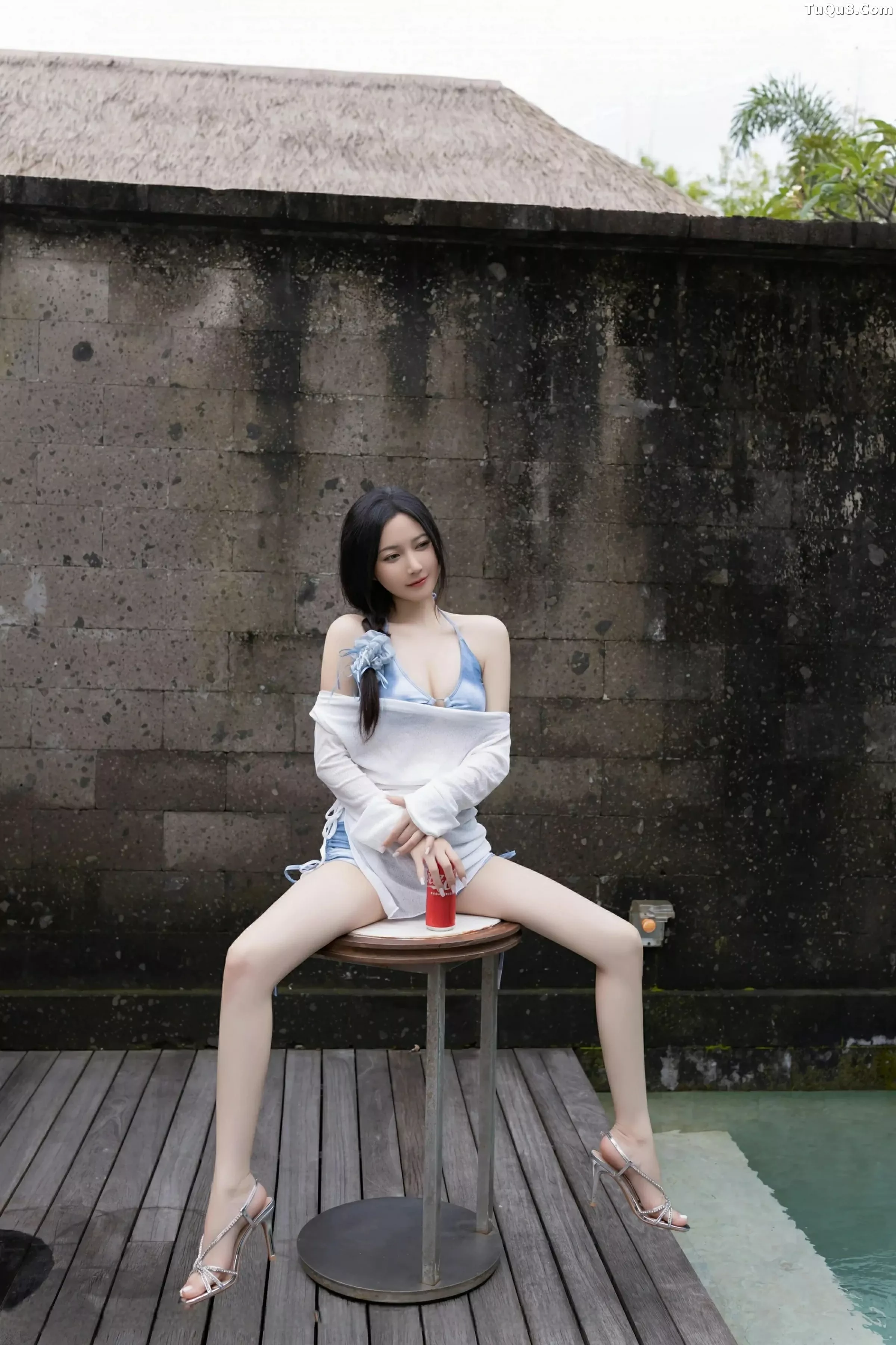 鱼子酱Fish白色轻透服饰露蓝色比基尼秀曼妙身姿绝美写真 第 29 张