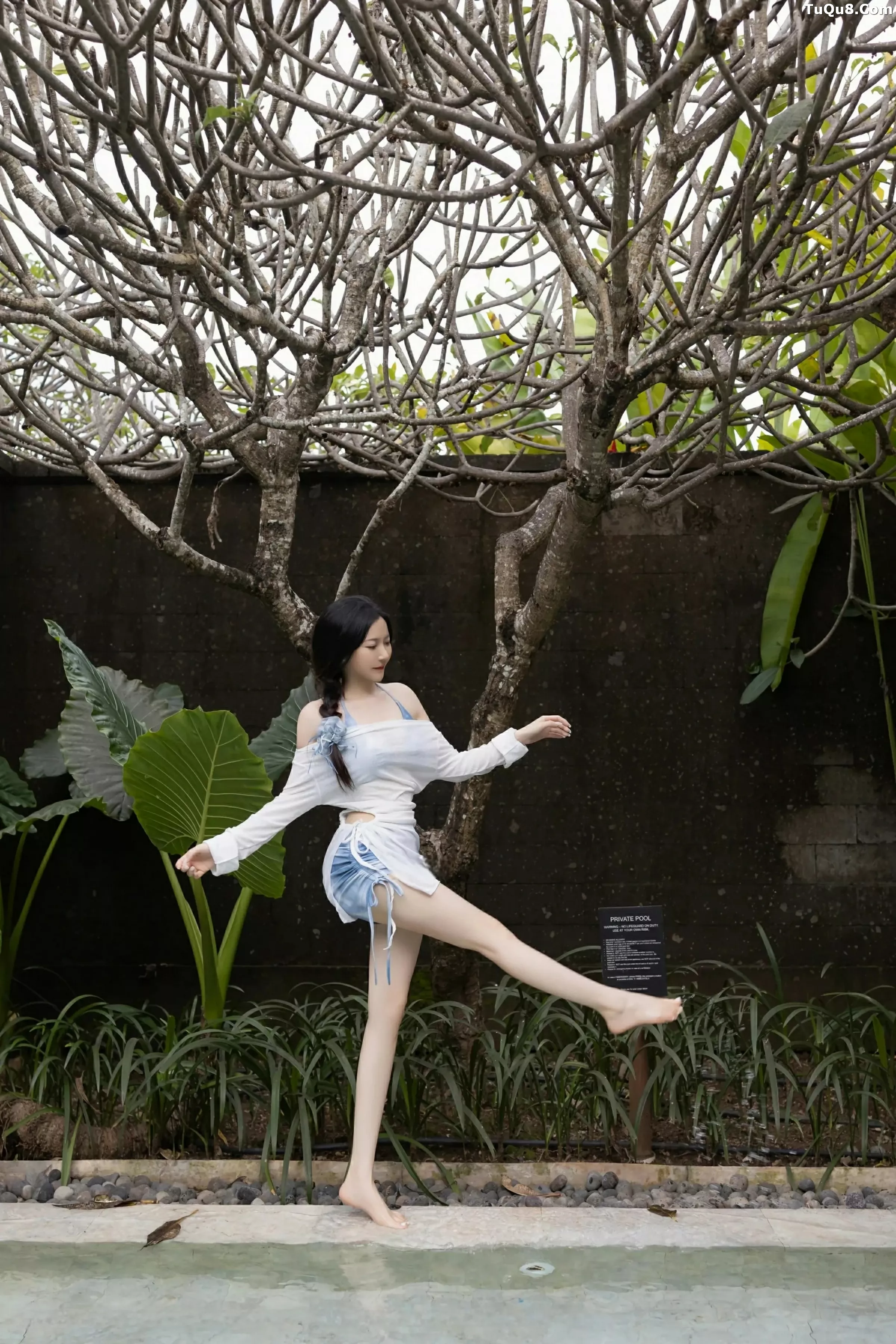 鱼子酱Fish白色轻透服饰露蓝色比基尼秀曼妙身姿绝美写真 第 45 张
