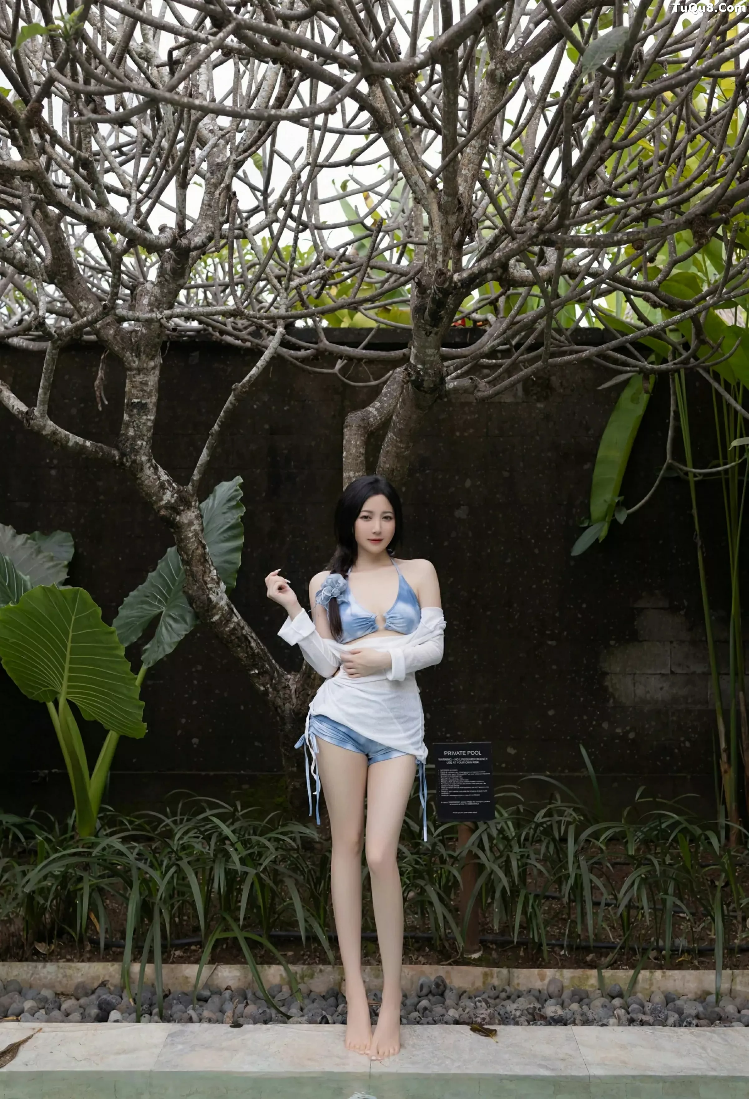鱼子酱Fish白色轻透服饰露蓝色比基尼秀曼妙身姿绝美写真 第 52 张