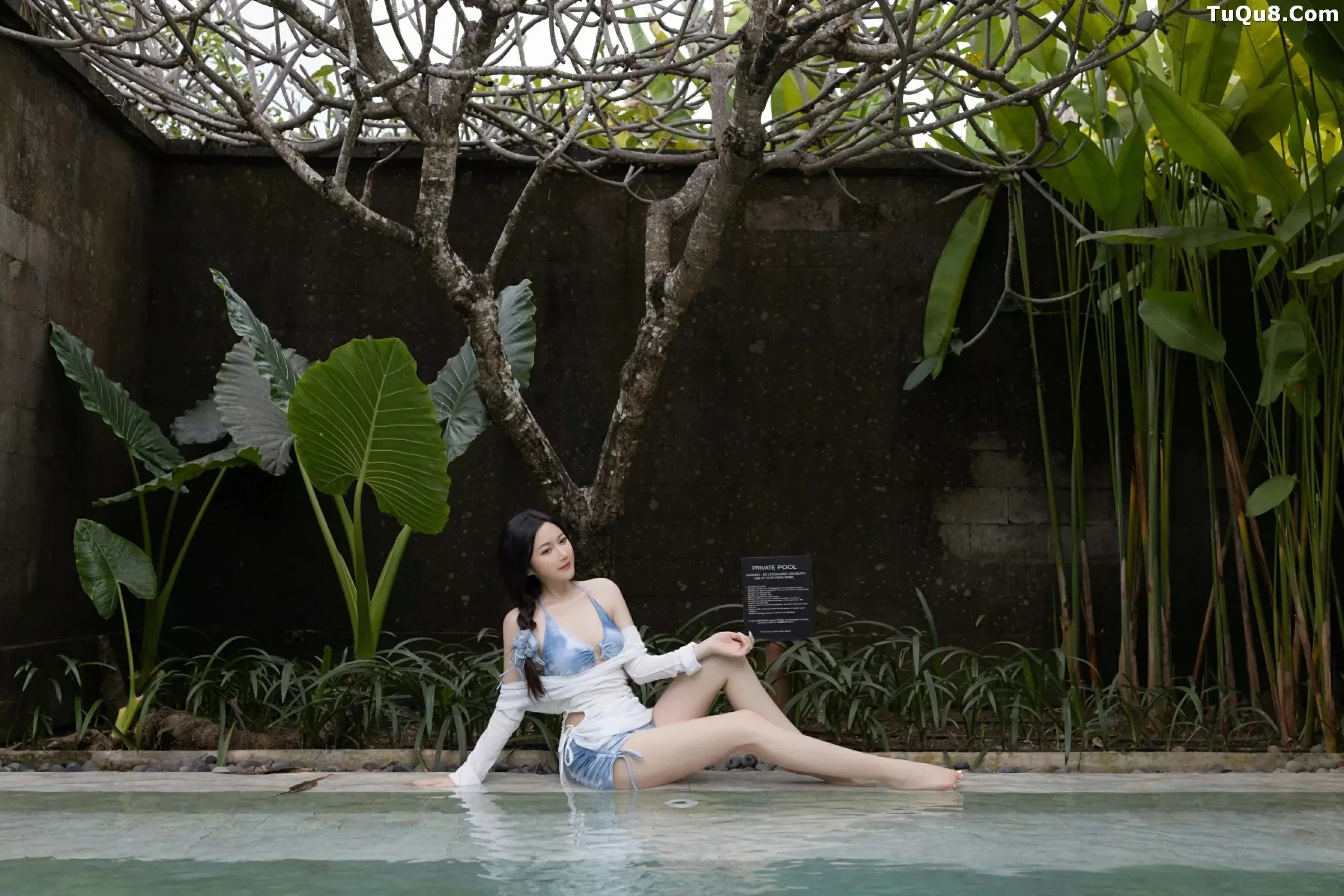 鱼子酱Fish白色轻透服饰露蓝色比基尼秀曼妙身姿绝美写真 第 53 张