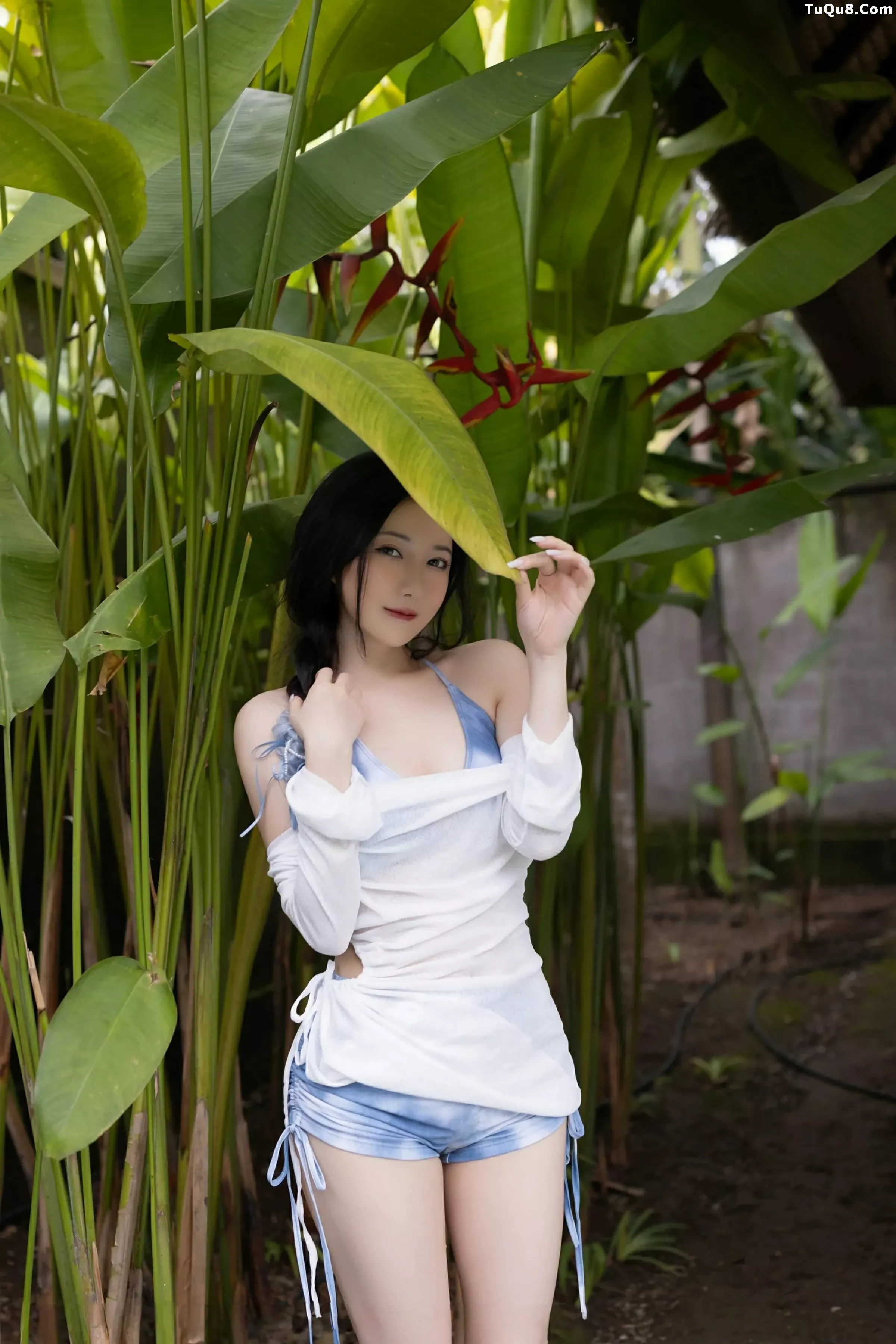 鱼子酱Fish白色轻透服饰露蓝色比基尼秀曼妙身姿绝美写真 第 59 张