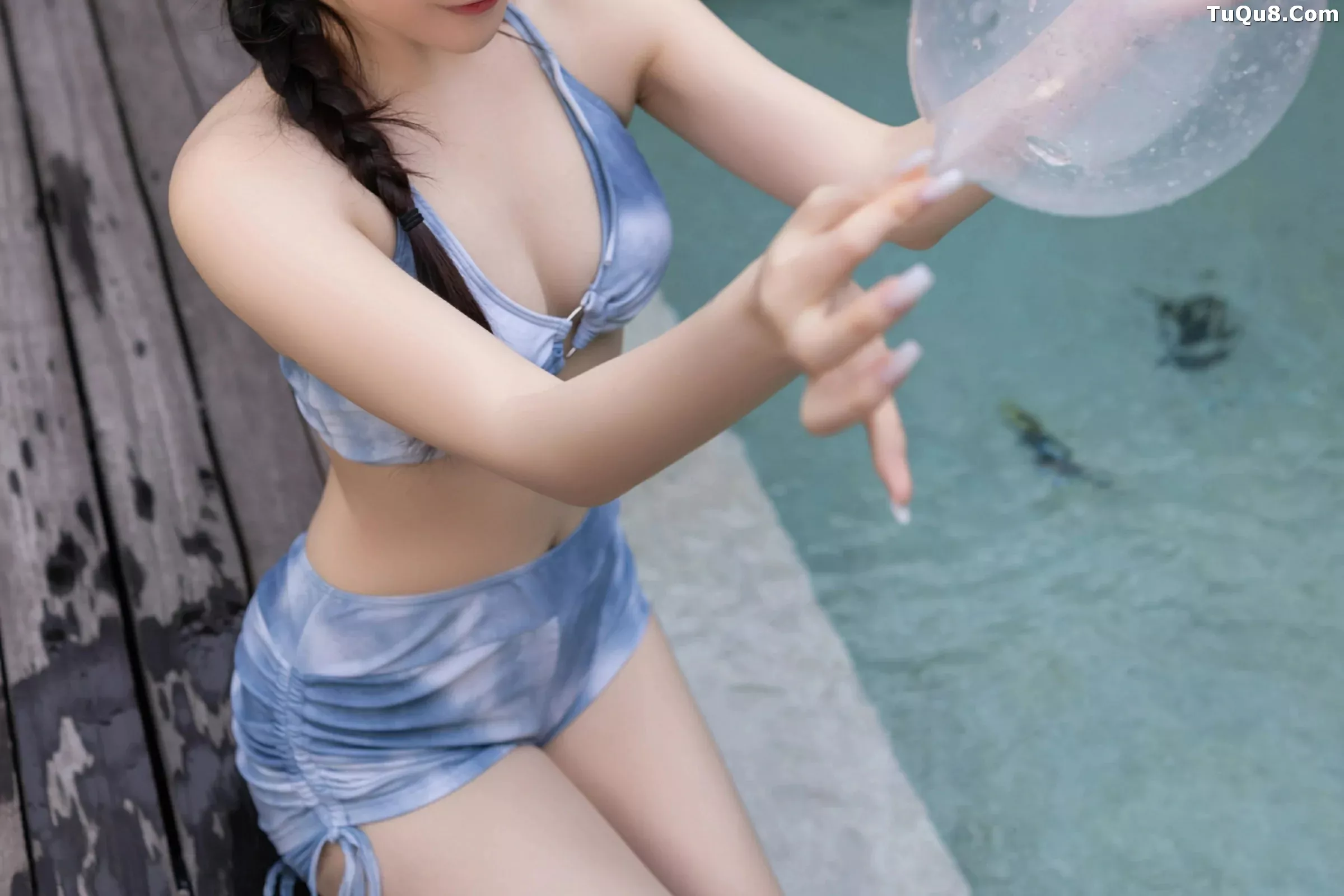 鱼子酱Fish白色轻透服饰露蓝色比基尼秀曼妙身姿绝美写真 第 93 张