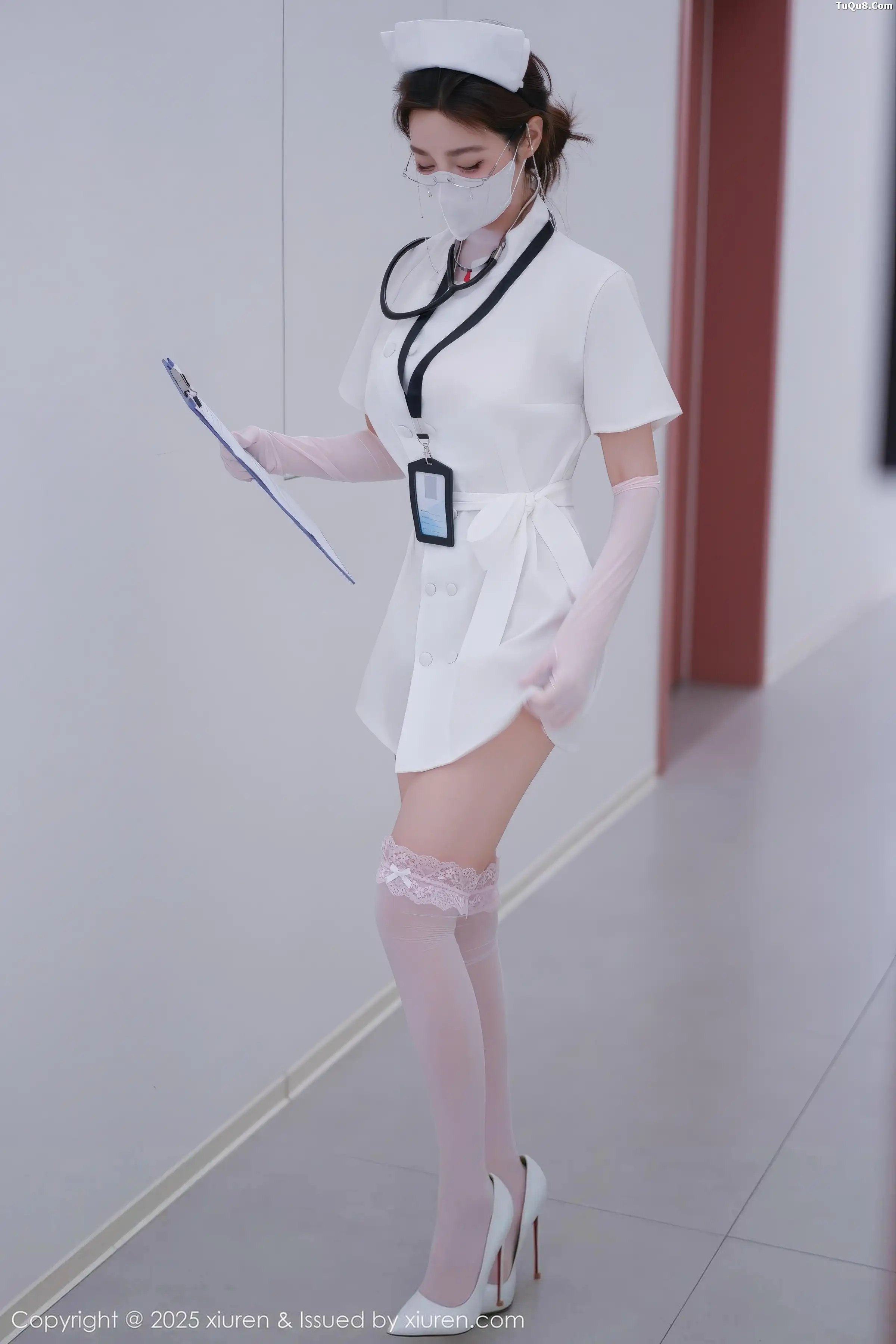 Twins-桃桃性感护士服露白色情趣内衣秀曼妙身姿绝美写真 第 7 张