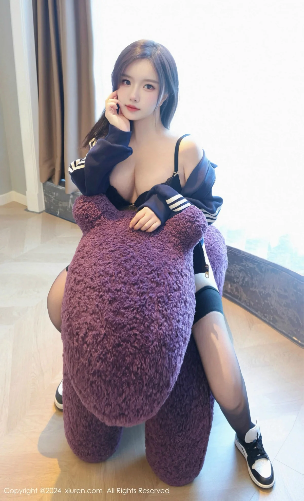 小薯条nienie性感黑色内衣配黑丝袜秀完美身材撩人绝美写真 第 1 张