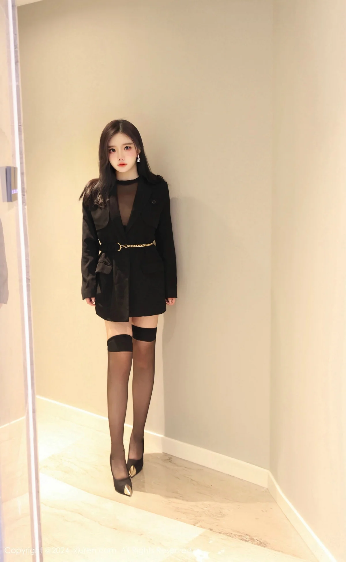小薯条nienie性感黑色内衣配黑丝袜秀完美身材撩人绝美写真 第 19 张
