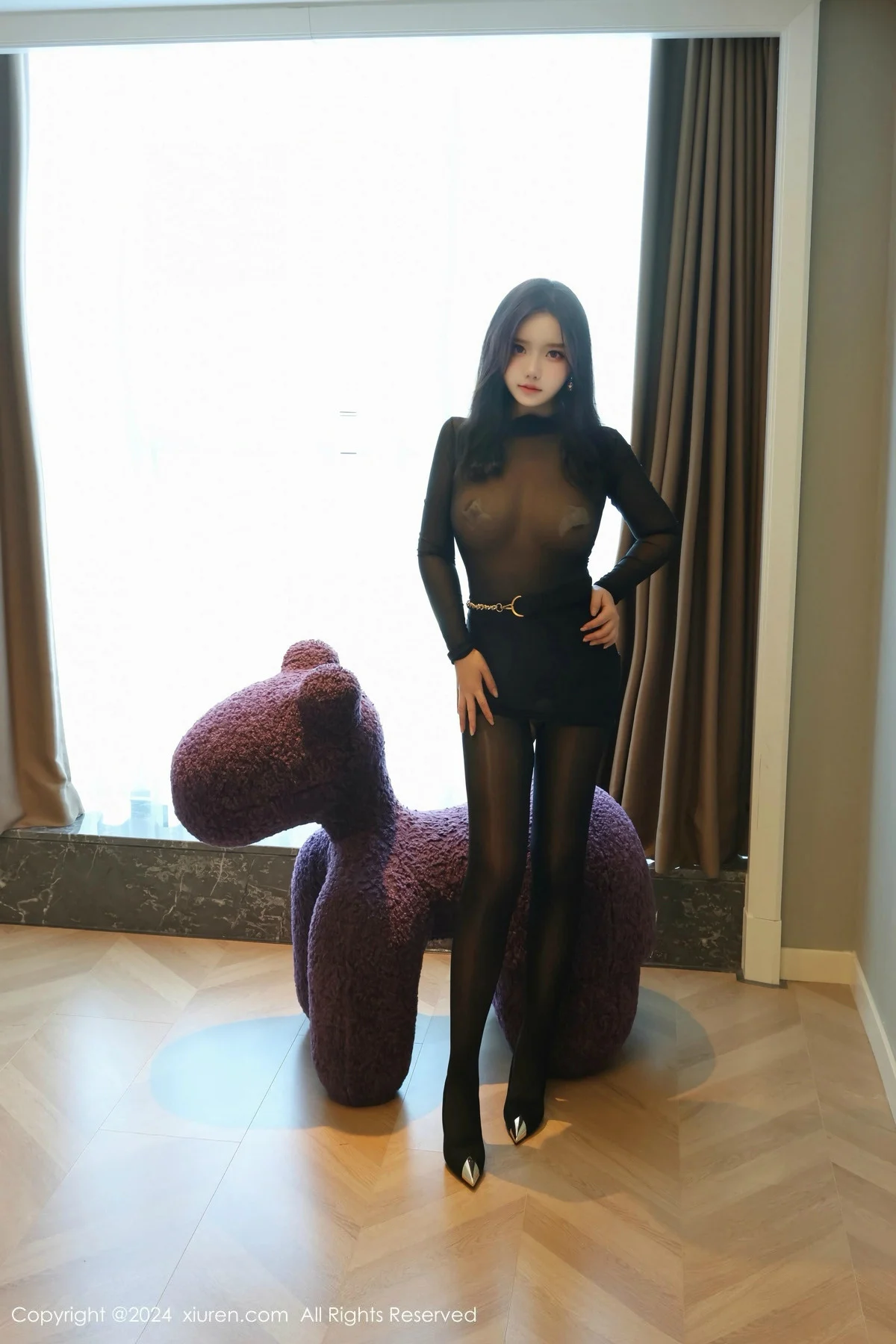小薯条nienie性感黑色内衣配黑丝袜秀完美身材撩人绝美写真 第 5 张