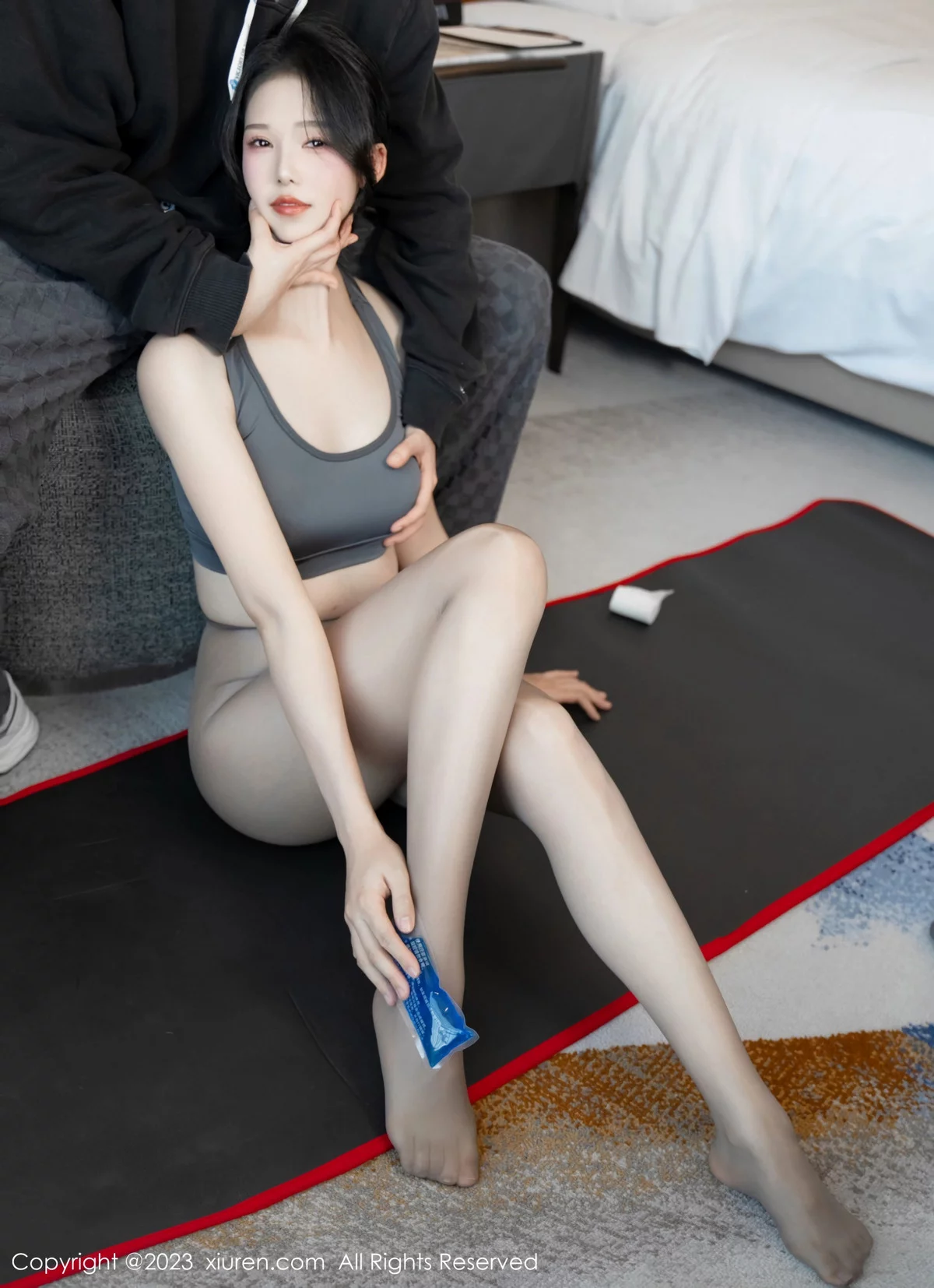 利世性感灰色瑜伽服饰配超薄无内灰丝秀曼妙身姿绝美写真 第 61 张