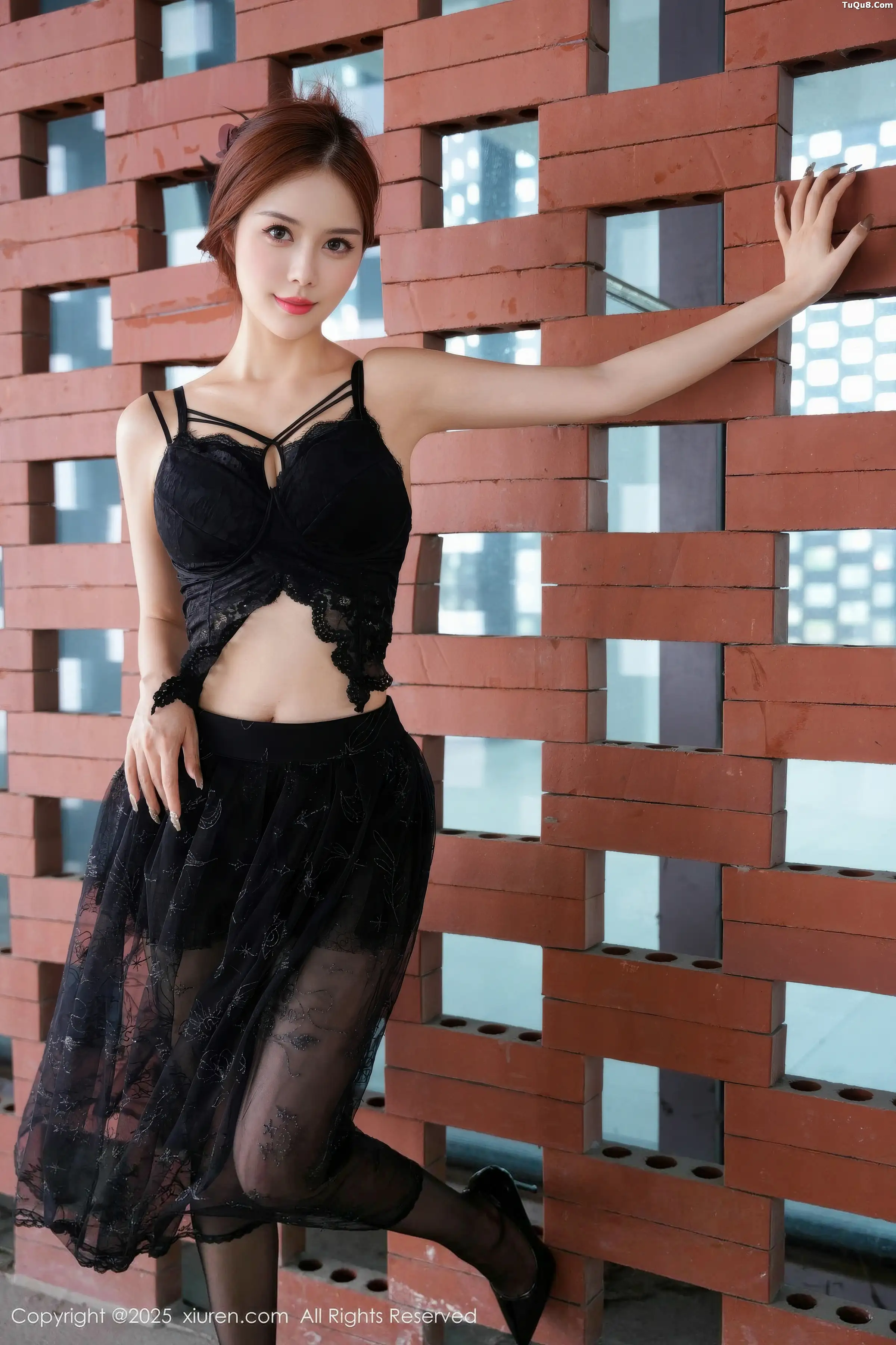白芷yy性感黑色情趣内衣配超薄黑丝秀完美身材迷人绝美写真 第 23 张
