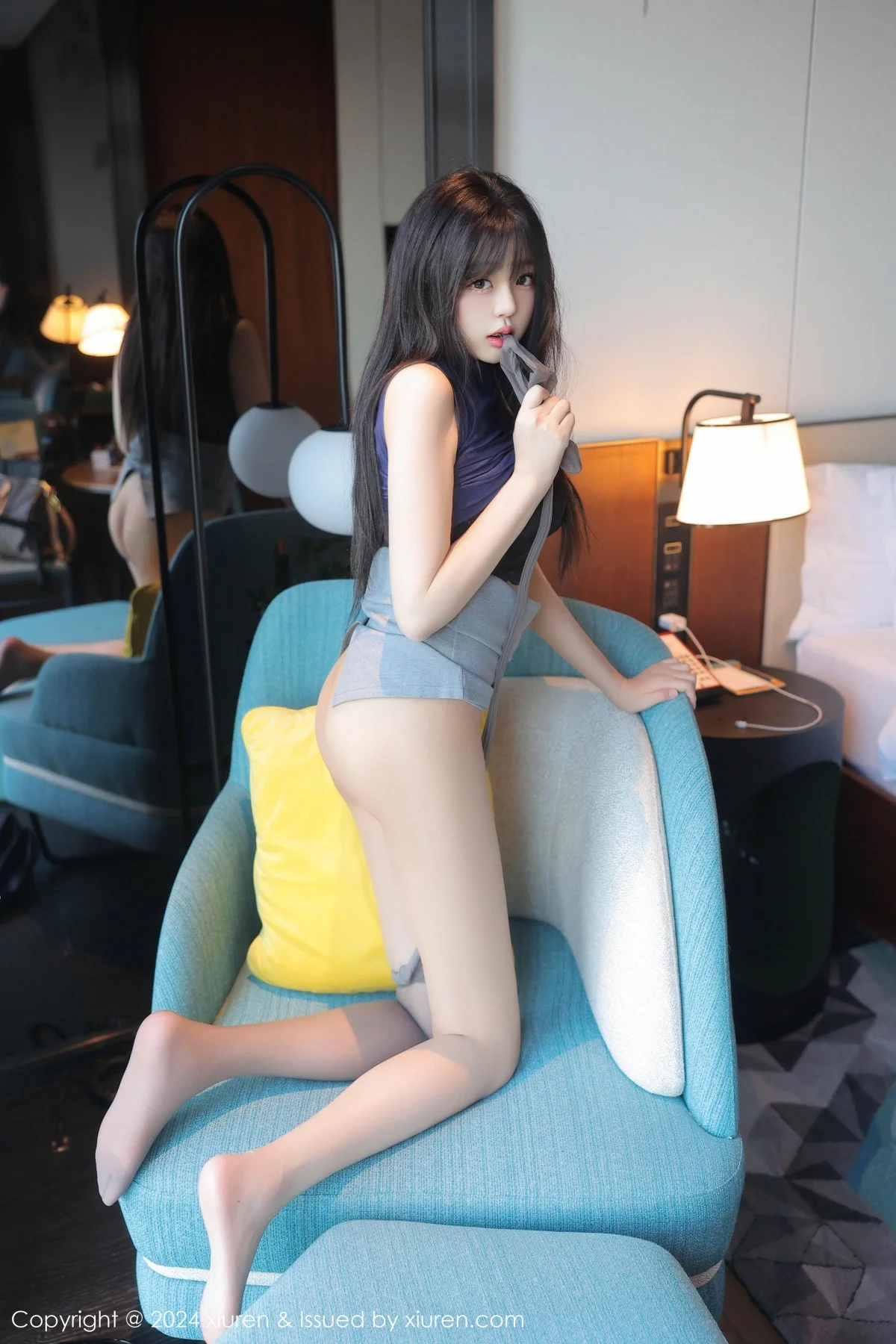 柚柚小奶瓶性感黑色蕾丝内衣配超薄灰丝秀凹凸身材绝美写真 第 135 张