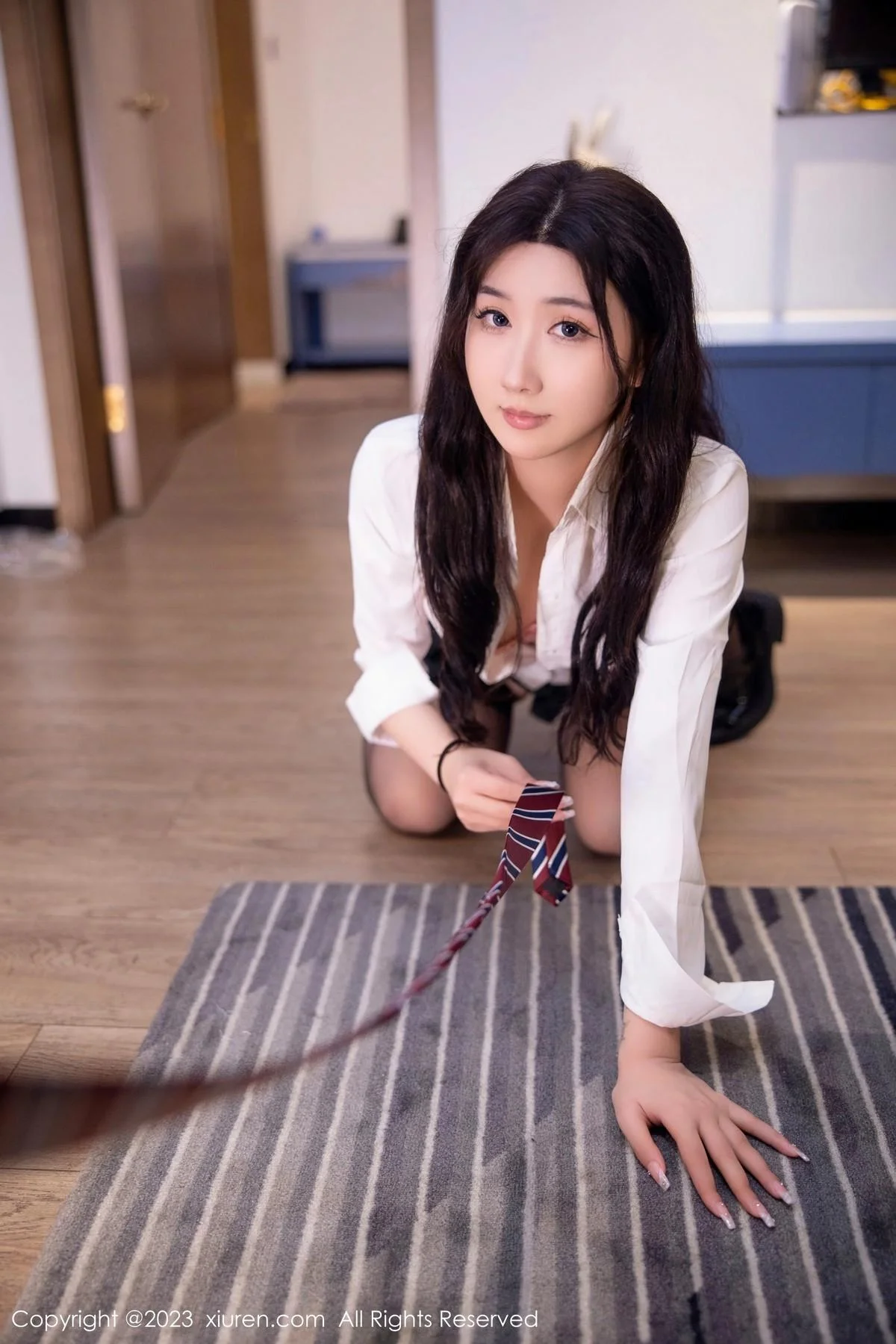 江真真性感白T配黑短裙露粉色蕾丝内衣黑丝吊袜绝美写真 第 58 张