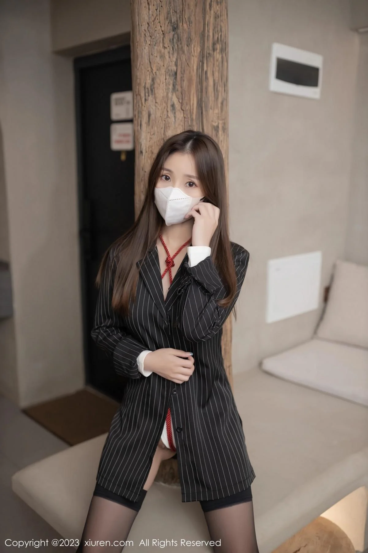 杏子Yada性格白色高开叉服饰情趣捆绑秀曼妙身姿绝美写真 第 4 张