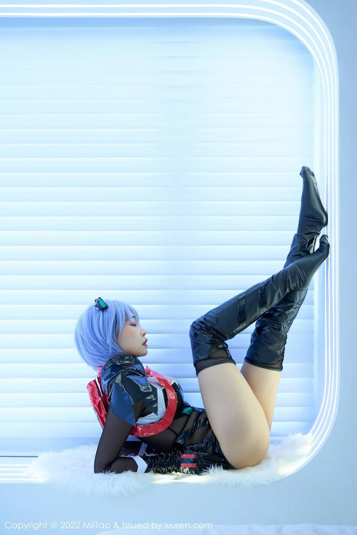 梦乃Mandy私房Cosplay主题低胸连体衣秀豪乳绝美写真 第 114 张