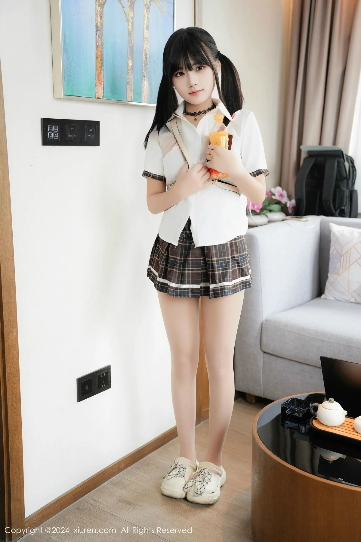 小肉肉咪性感黑色情趣服饰配黑丝网袜秀凹凸身材绝美写真 第 13 张