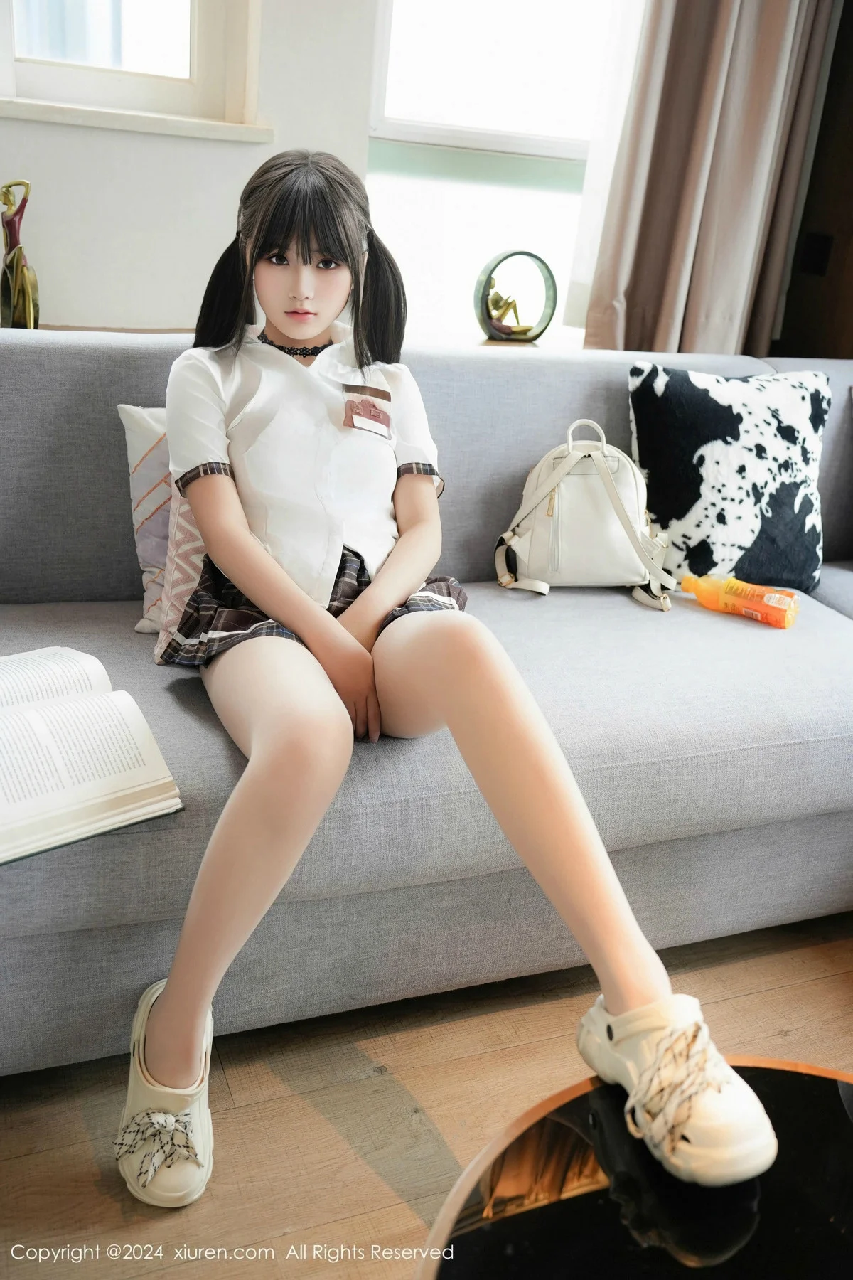 小肉肉咪性感黑色情趣服饰配黑丝网袜秀凹凸身材绝美写真 第 32 张