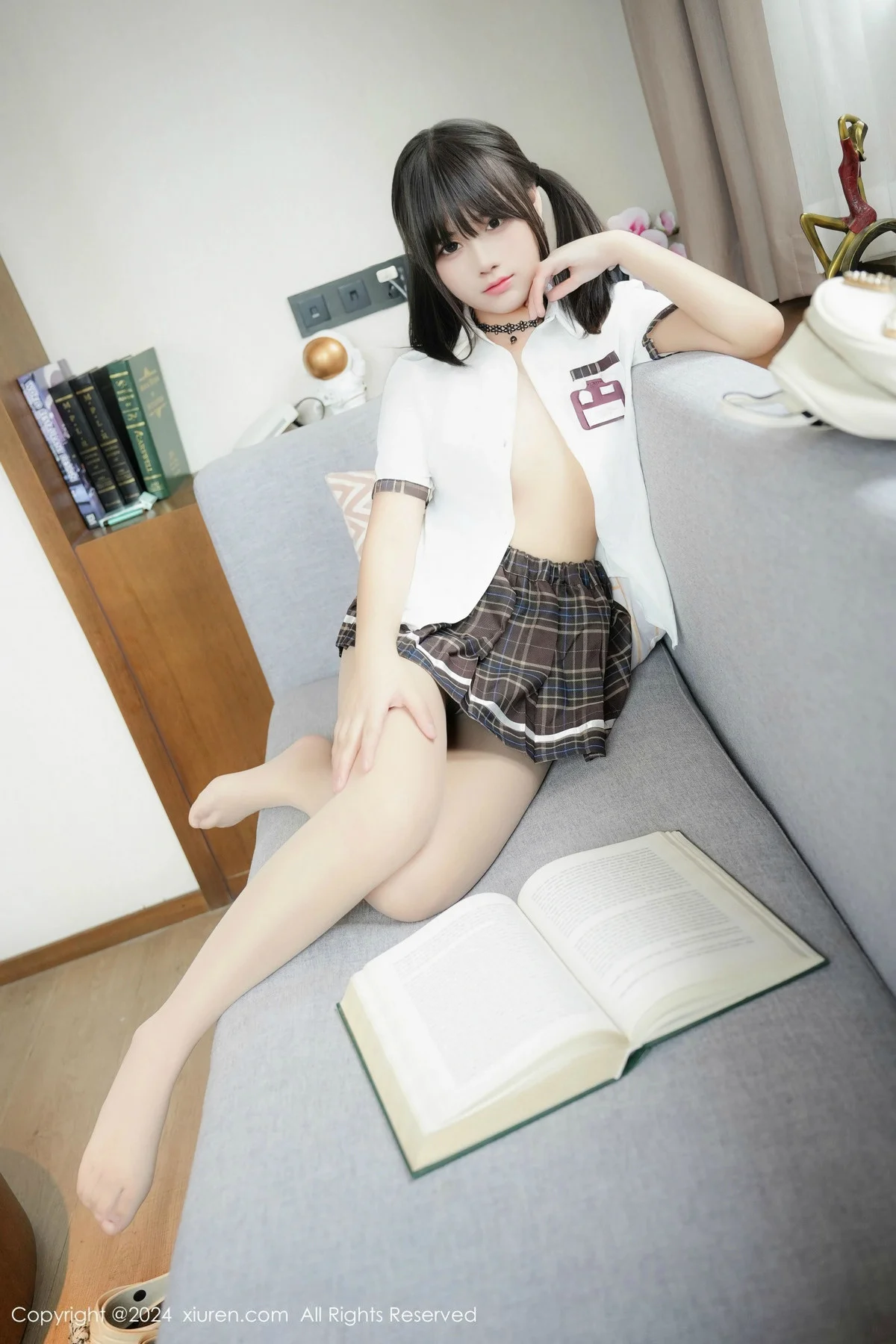 小肉肉咪性感黑色情趣服饰配黑丝网袜秀凹凸身材绝美写真 第 47 张