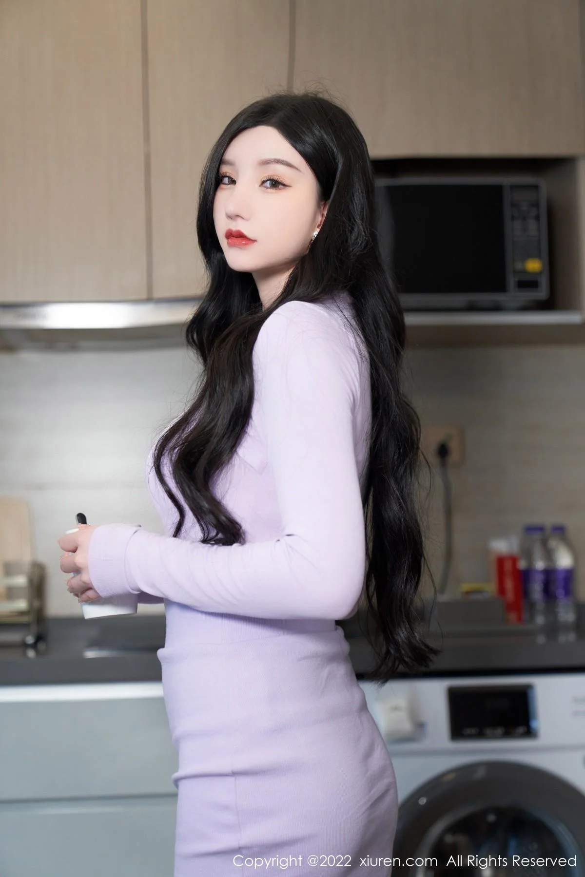 周于希Sally性感紫色收身连衣短裙配闪亮肉丝迷人绝美写真 第 12 张