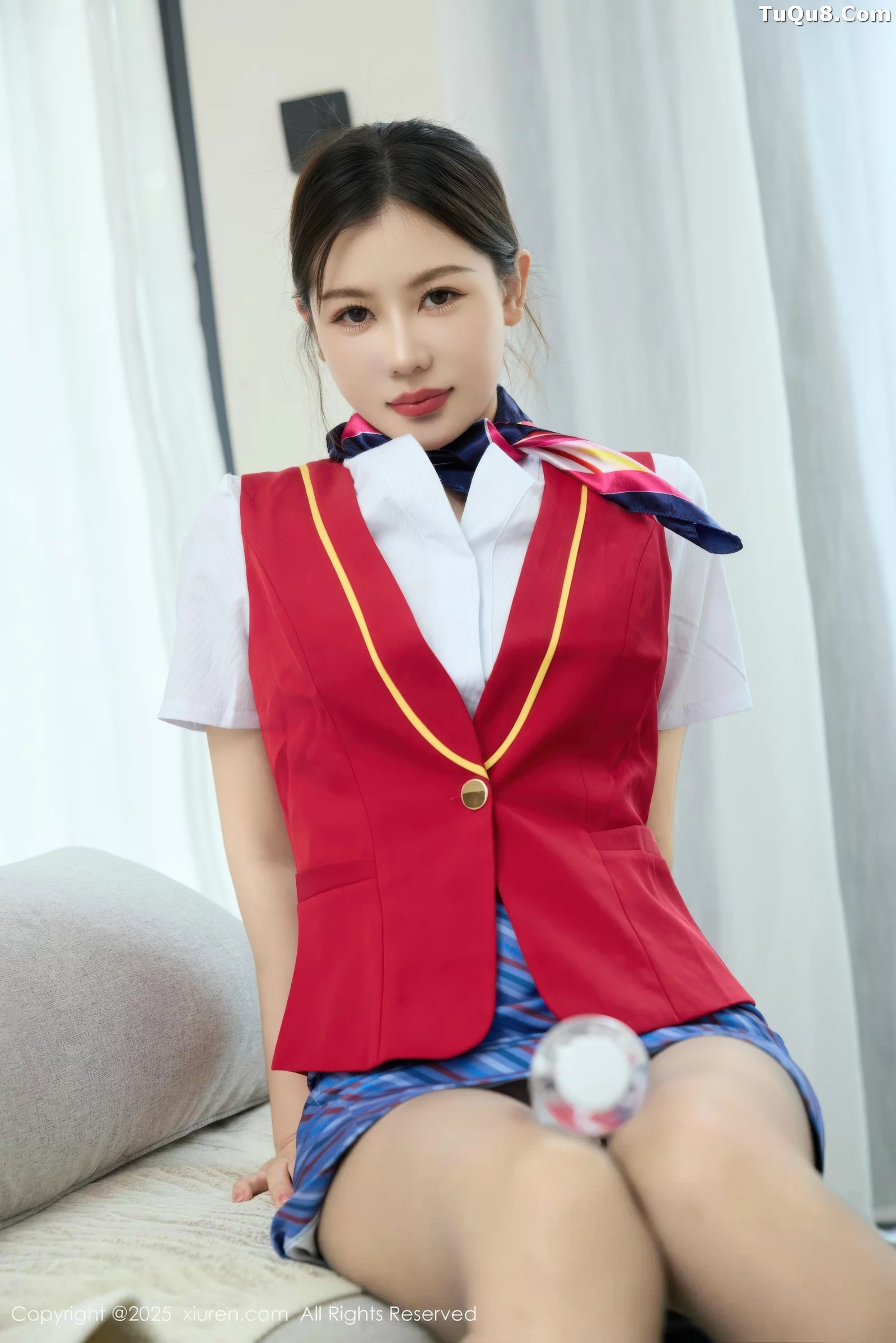 尹甜甜性感制服露肉色内衣配超薄黑丝秀完美身材绝美写真 第 5 张