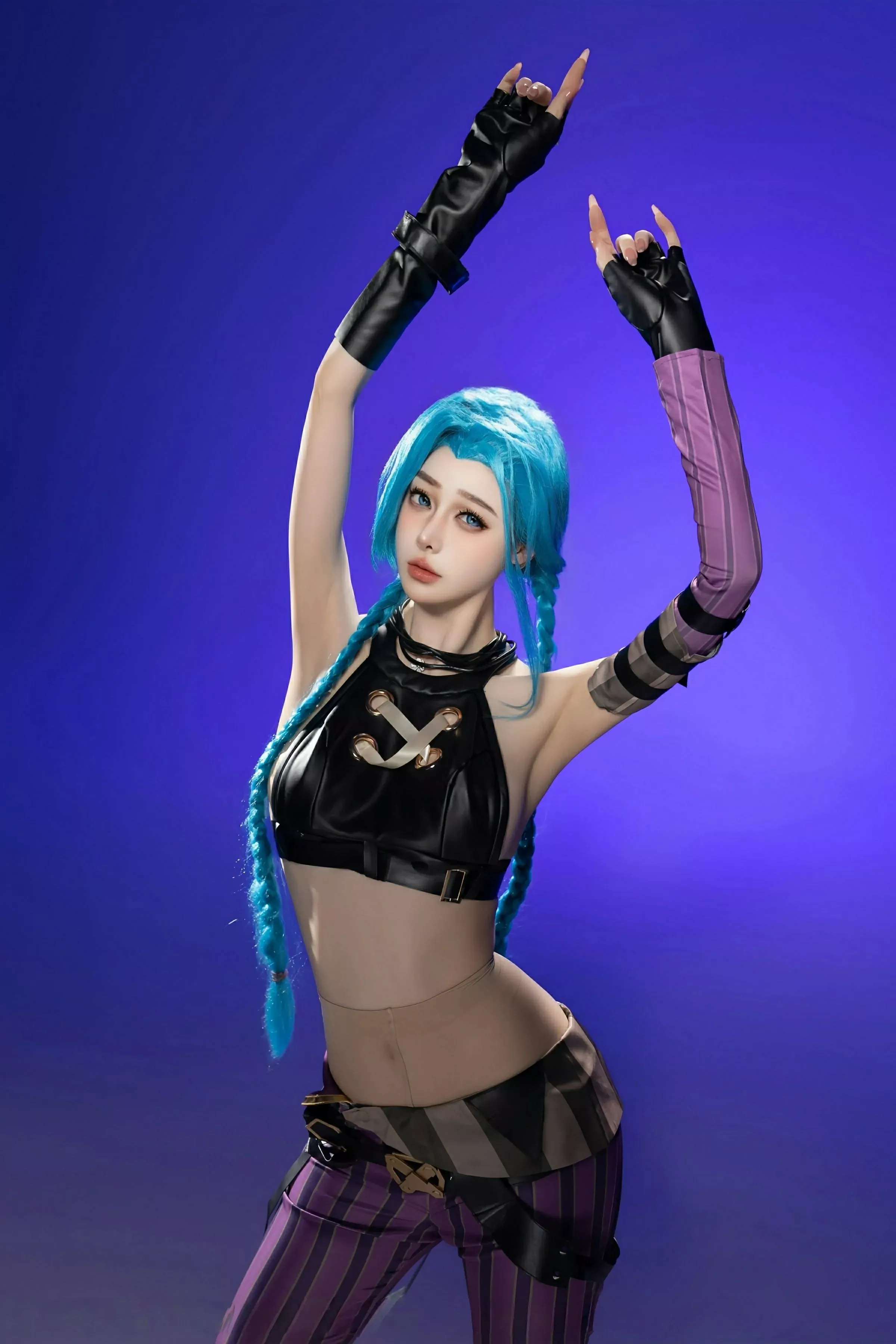 小逗逗性感Cosplay装扮配肉色丝袜秀曼妙身姿迷人绝美写真 第 15 张