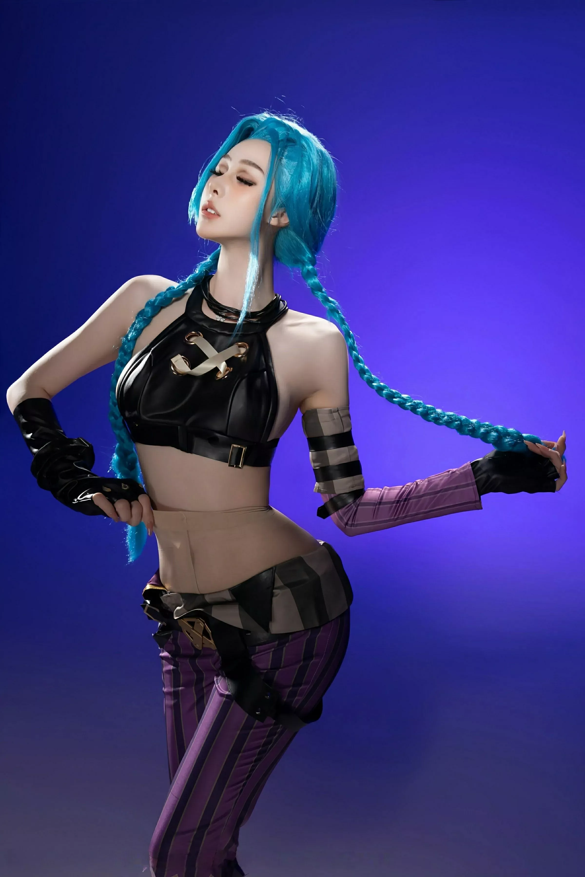 小逗逗性感Cosplay装扮配肉色丝袜秀曼妙身姿迷人绝美写真 第 3 张