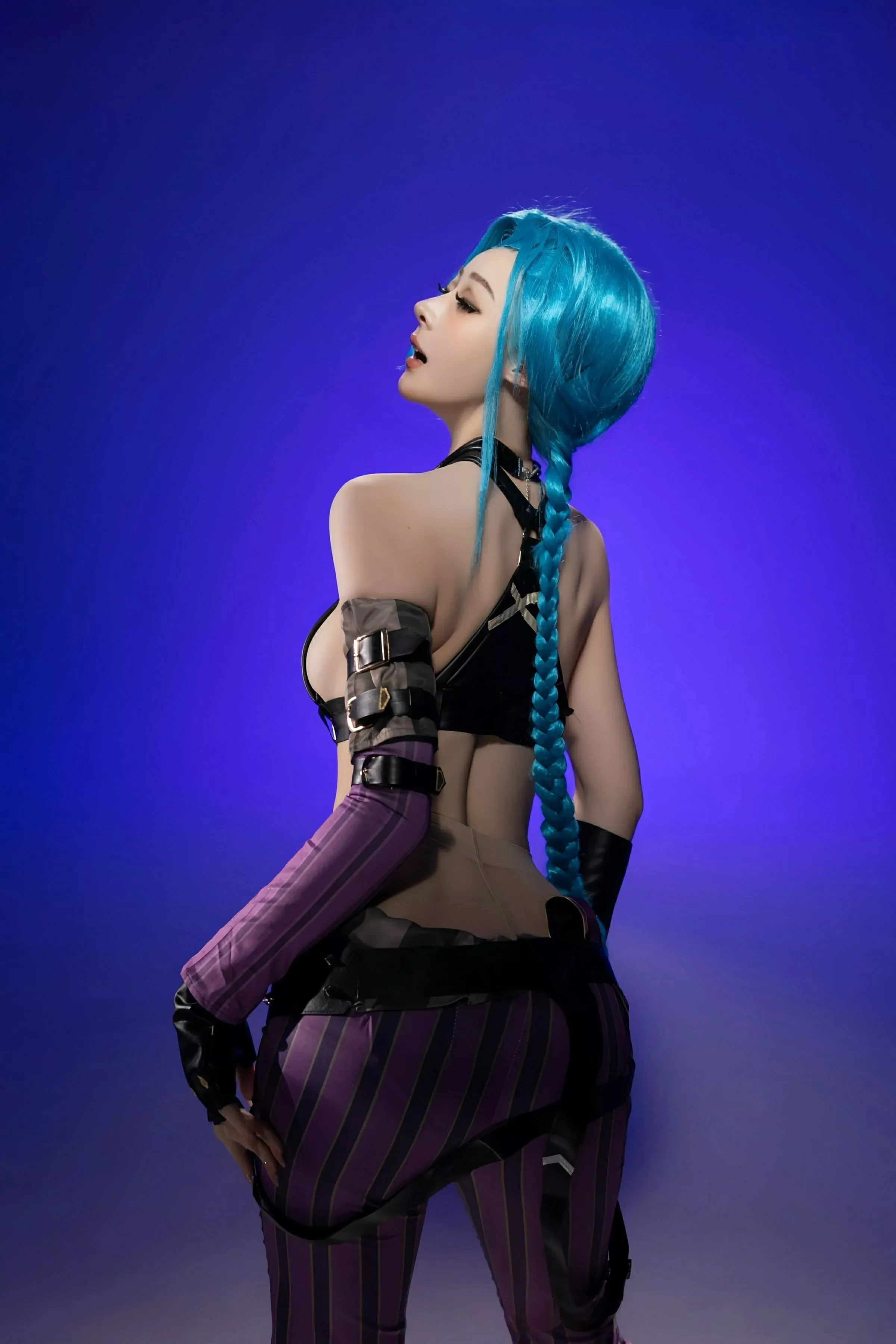 小逗逗性感Cosplay装扮配肉色丝袜秀曼妙身姿迷人绝美写真 第 5 张