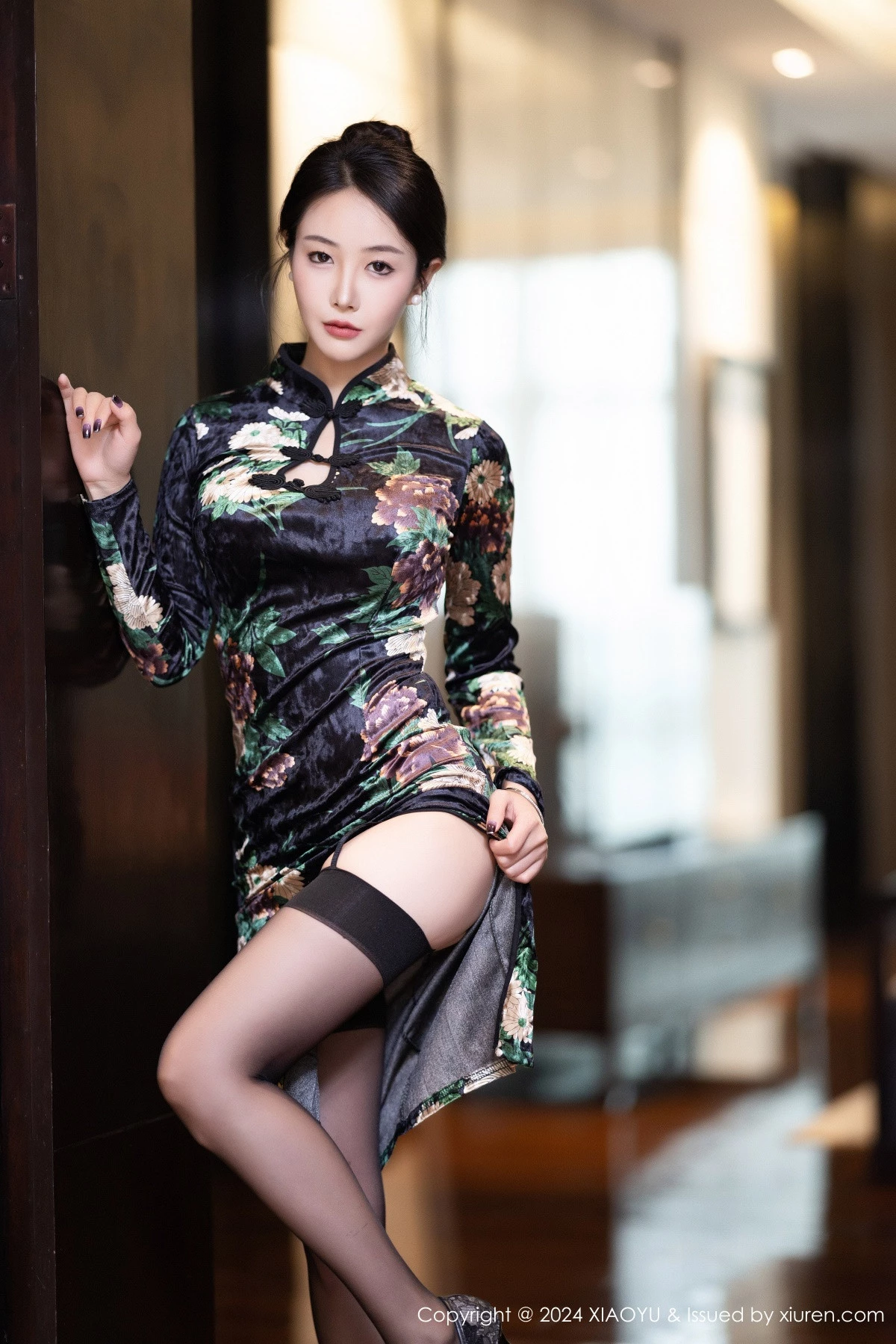 苏苏阿性感黑色旗袍露黑色蕾丝内衣配超薄黑丝迷人绝美写真 第 30 张