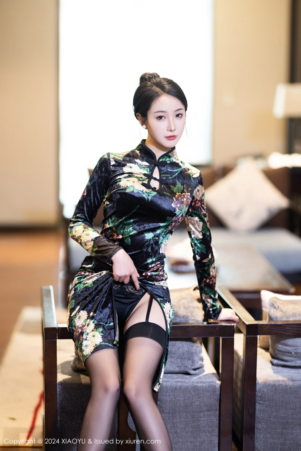 苏苏阿性感黑色旗袍露黑色蕾丝内衣配超薄黑丝迷人绝美写真 第 42 张