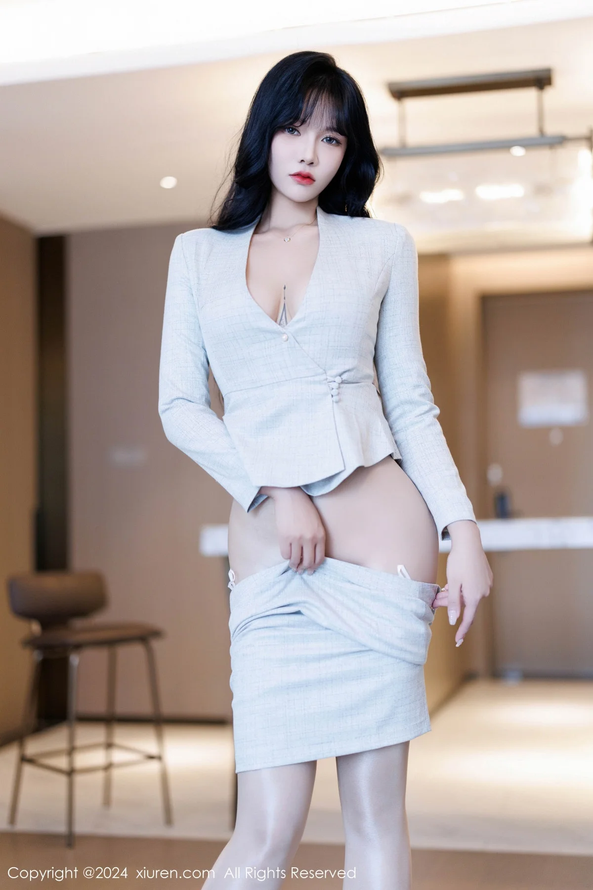 娜比性感浅色OL服饰配闪亮无内肉丝秀凹凸身材惹火绝美写真 第 96 张