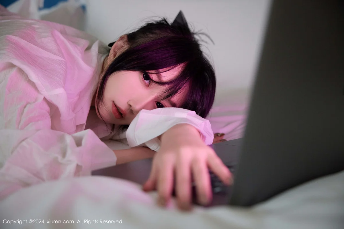 玥儿玥er浴室性感白色衬衫配白色丝袜秀曼妙身姿绝美写真 第 17 张