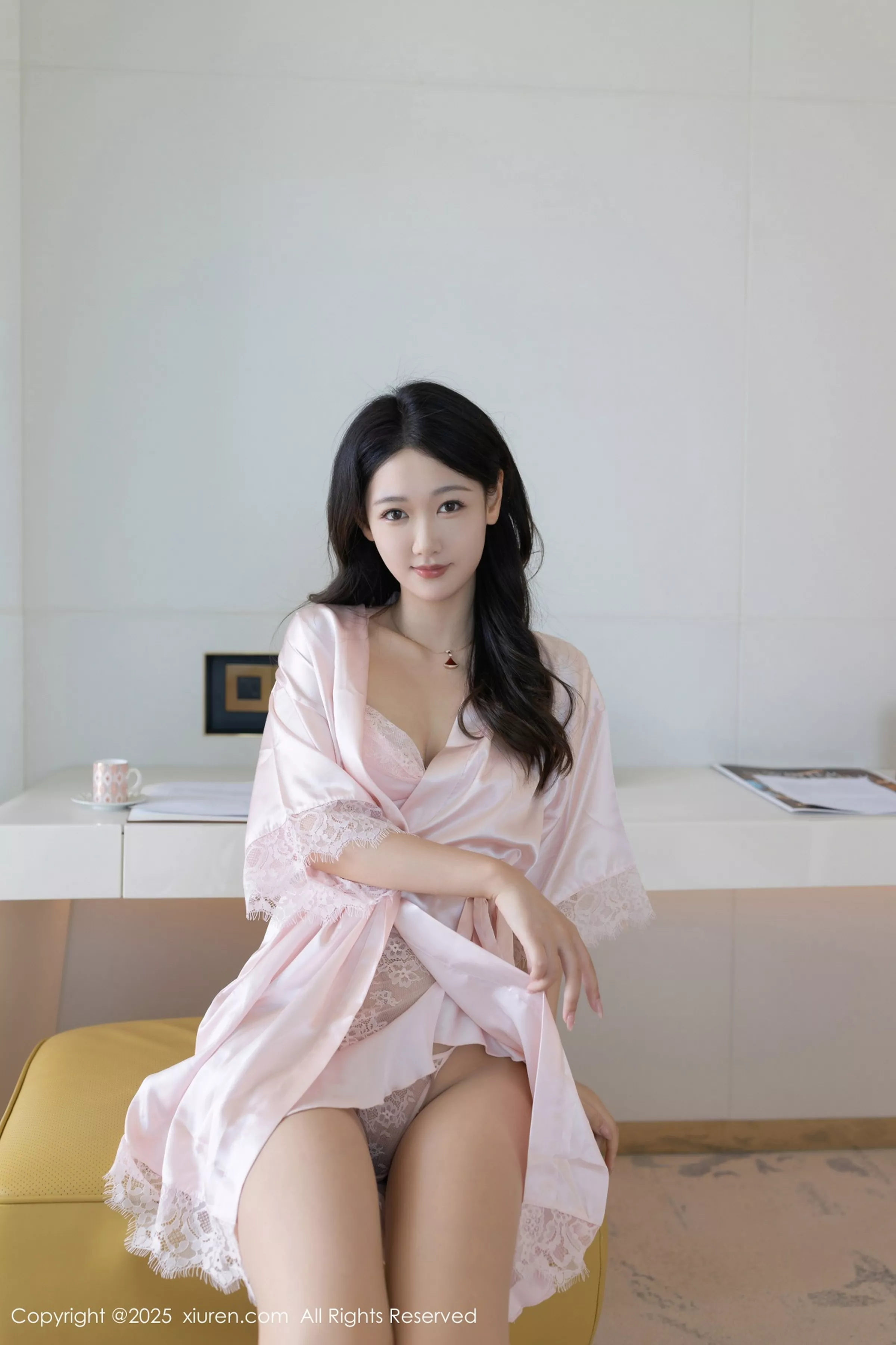 唐安琪性感粉色连衣短裙露粉色内衣配肉丝袜秀美腿绝美写真 第 21 张