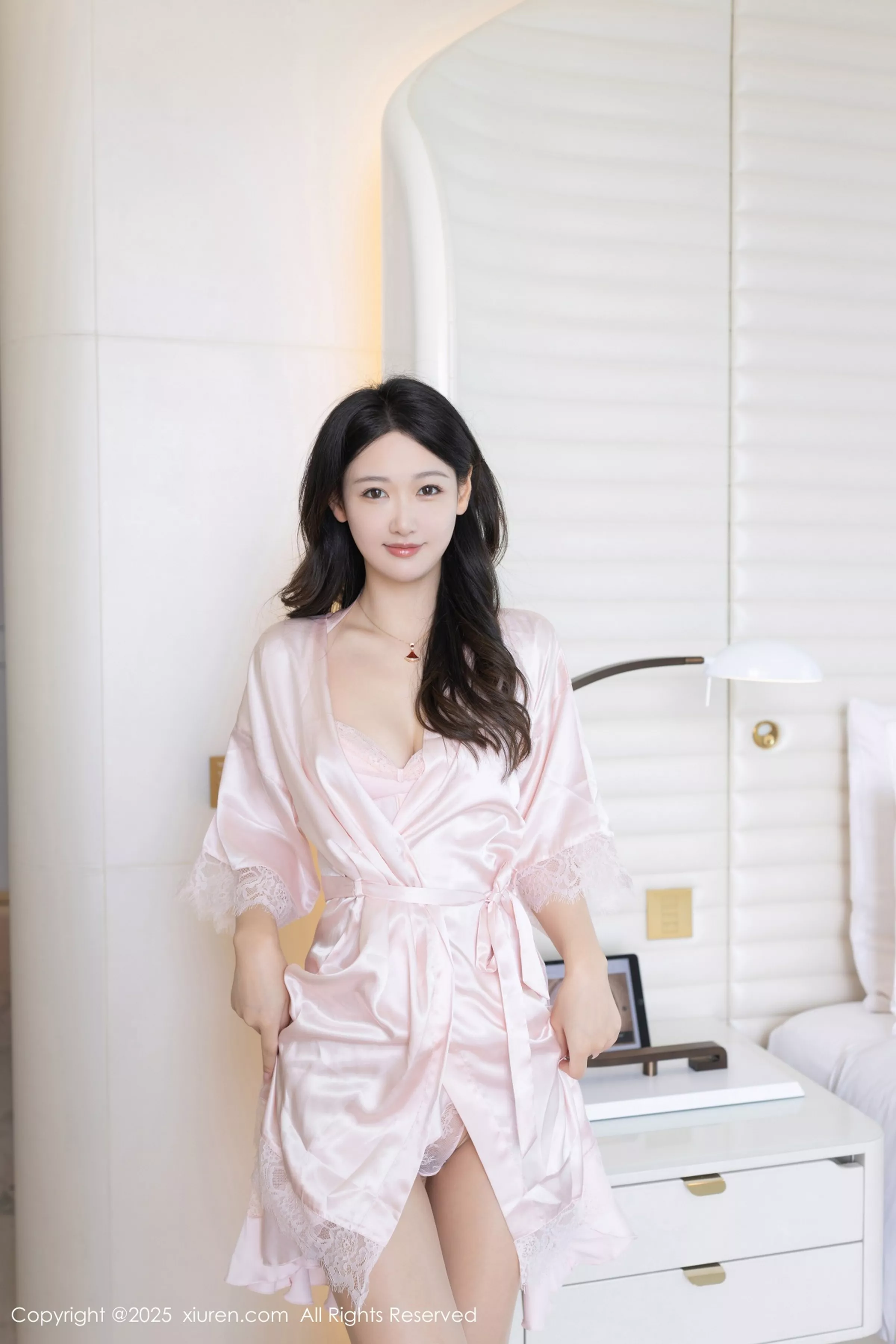 唐安琪性感粉色连衣短裙露粉色内衣配肉丝袜秀美腿绝美写真 第 9 张