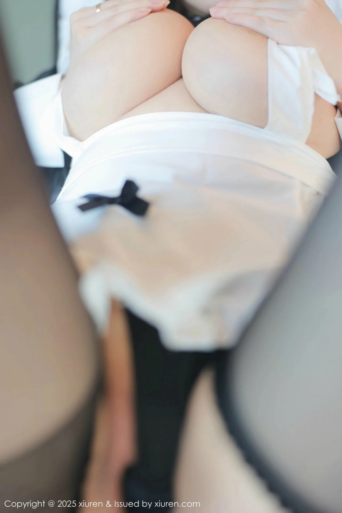 可可芝性感黑色女仆服饰配开档黑丝秀丰腴身材绝美写真 第 101 张