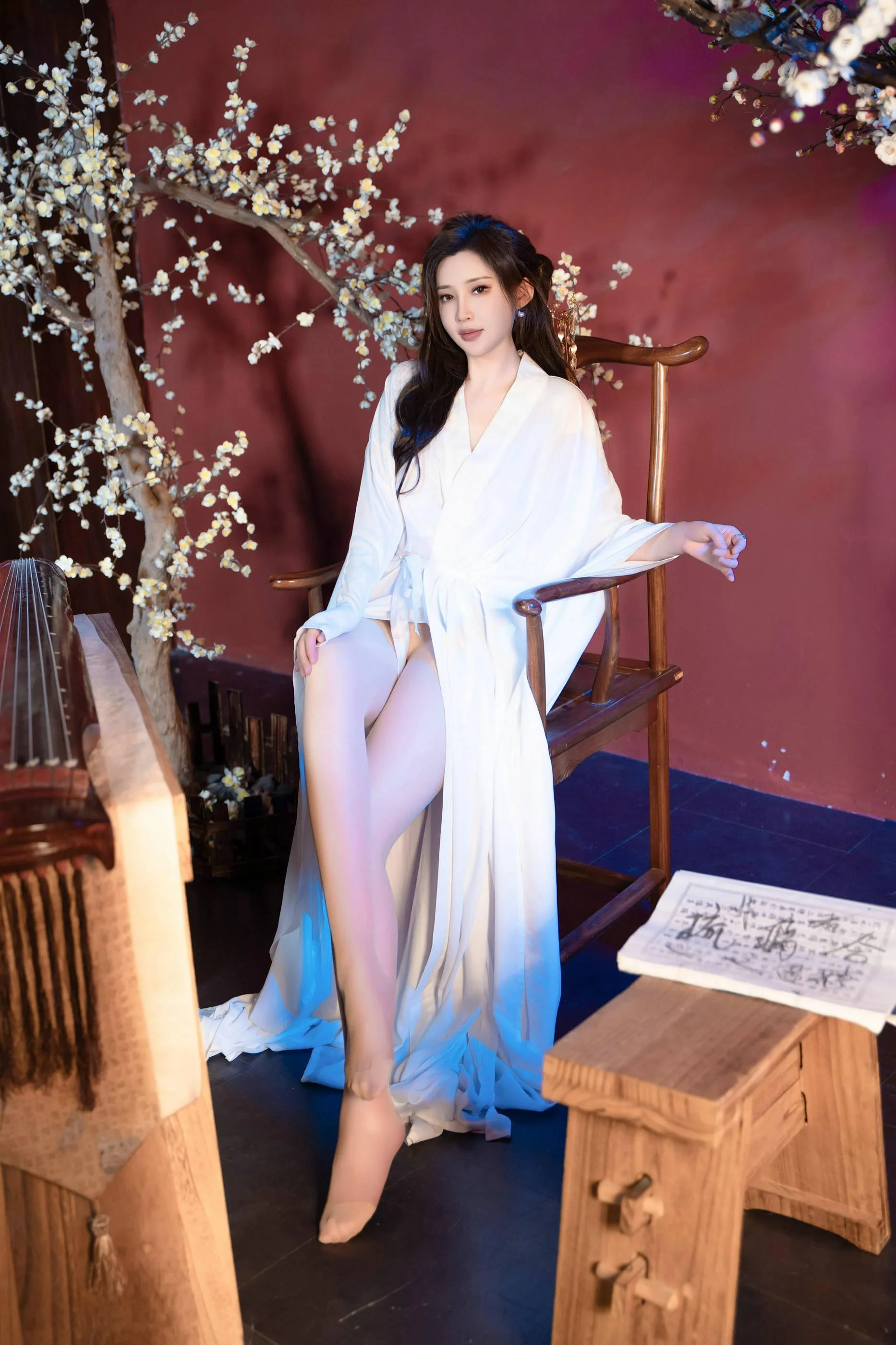 [秀人付费] 周妍希 诱人私拍福利 白色汉服 第 22 张